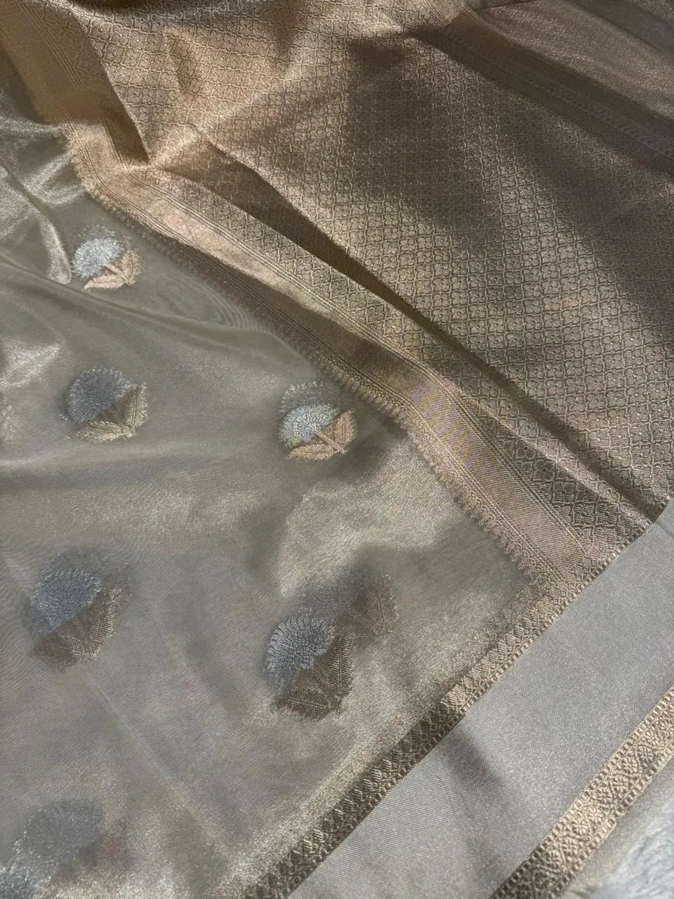 Pearl White Tissue Silk Traditional Buta Banarasi Saree