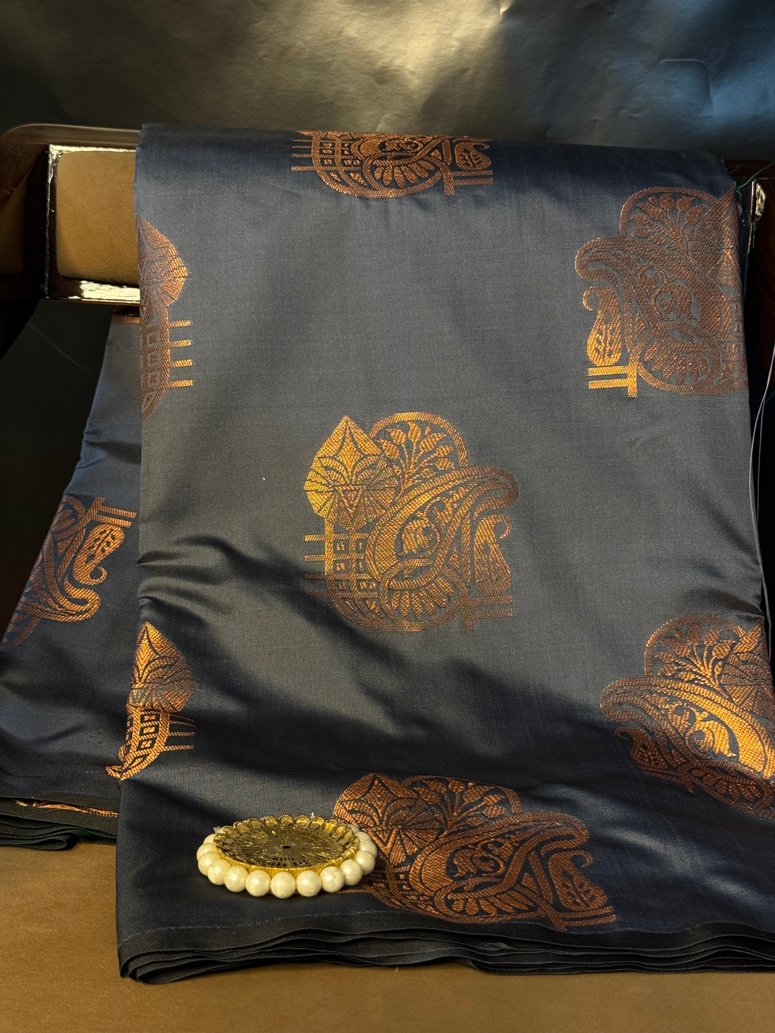 Traditional Contemperory Weave Softsilk Banarasi Saree