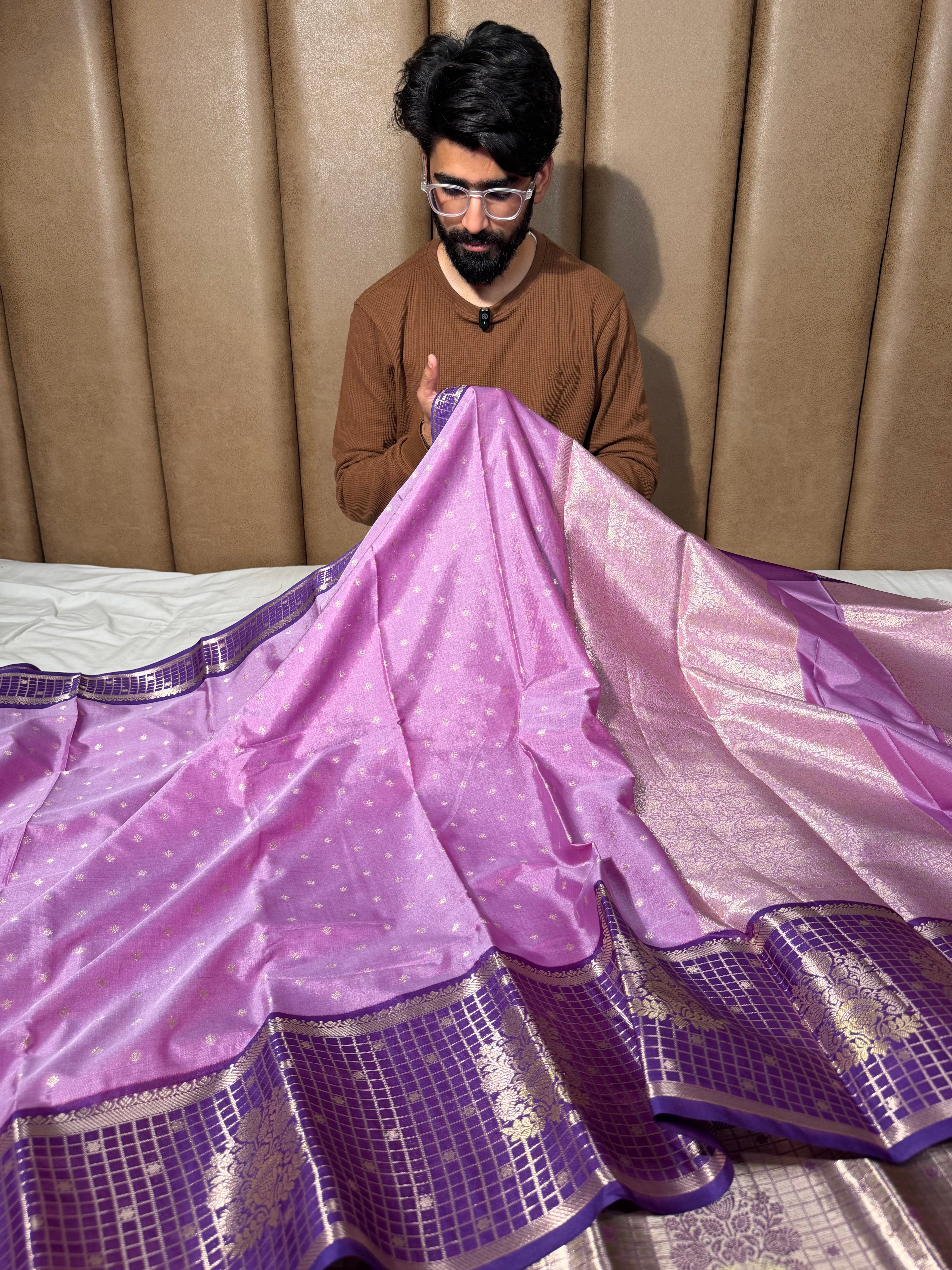 Lavender Shade Buti Weave Banarasi Silk Saree