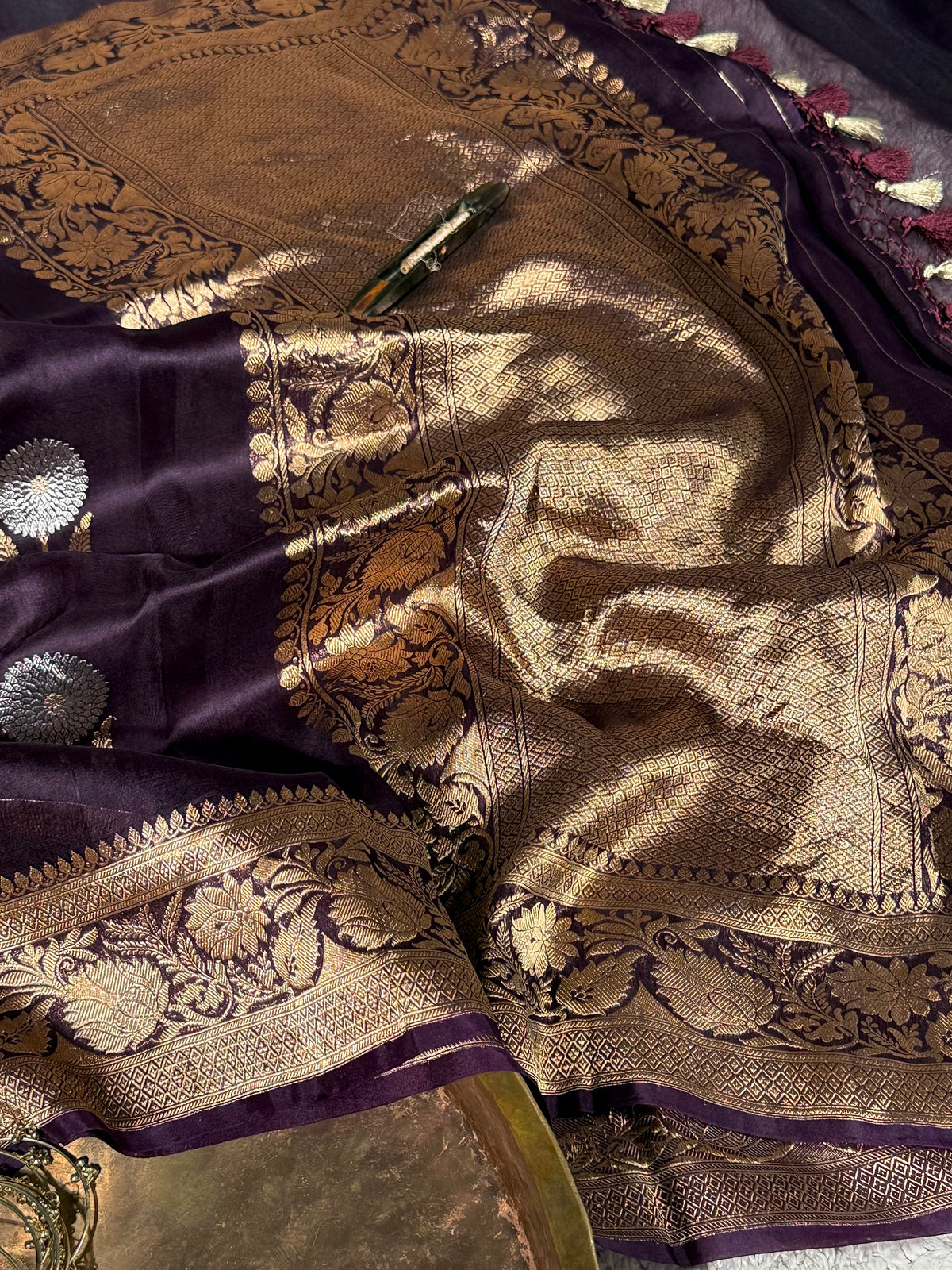 Rare Wine Shade Pure Kora Silk Banarasi Saree with Handloom Weave