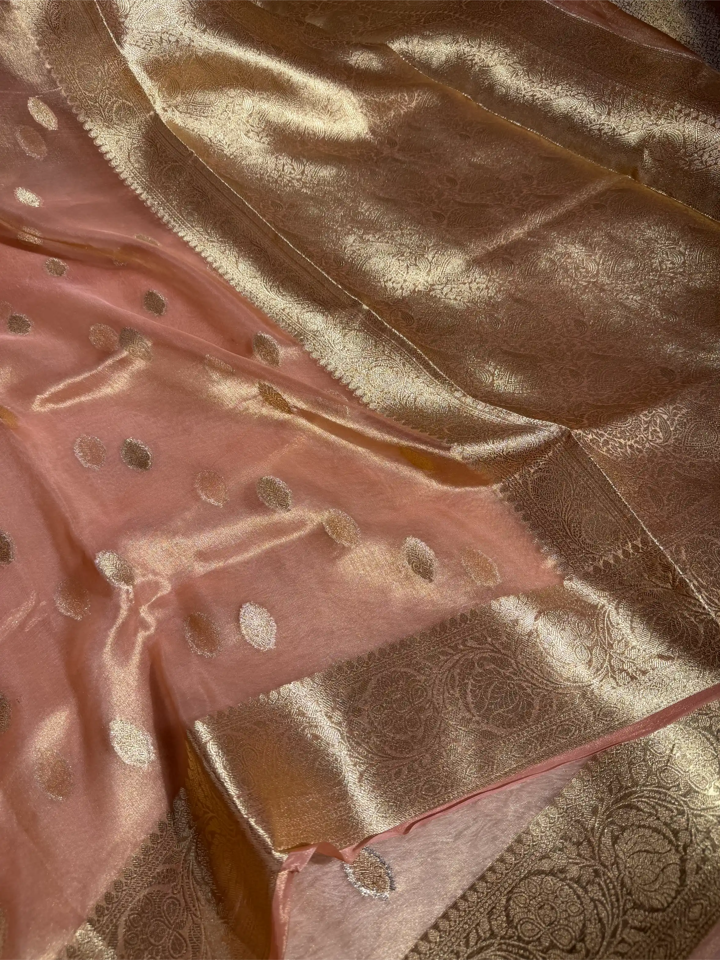 Pinkish Banarasi Pure Tissue Silk Khaddi Buti Banarasi Saree