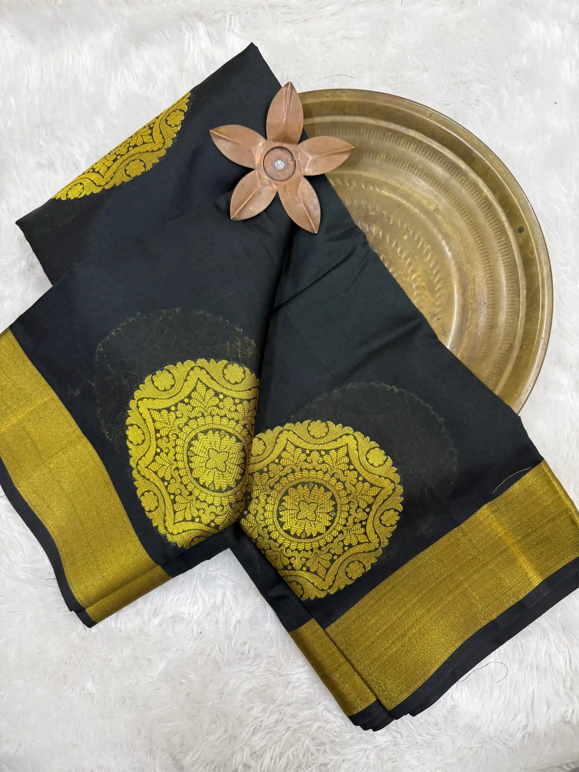 Premium Embossed Weave Softsilk Traditional Banarasi Saree