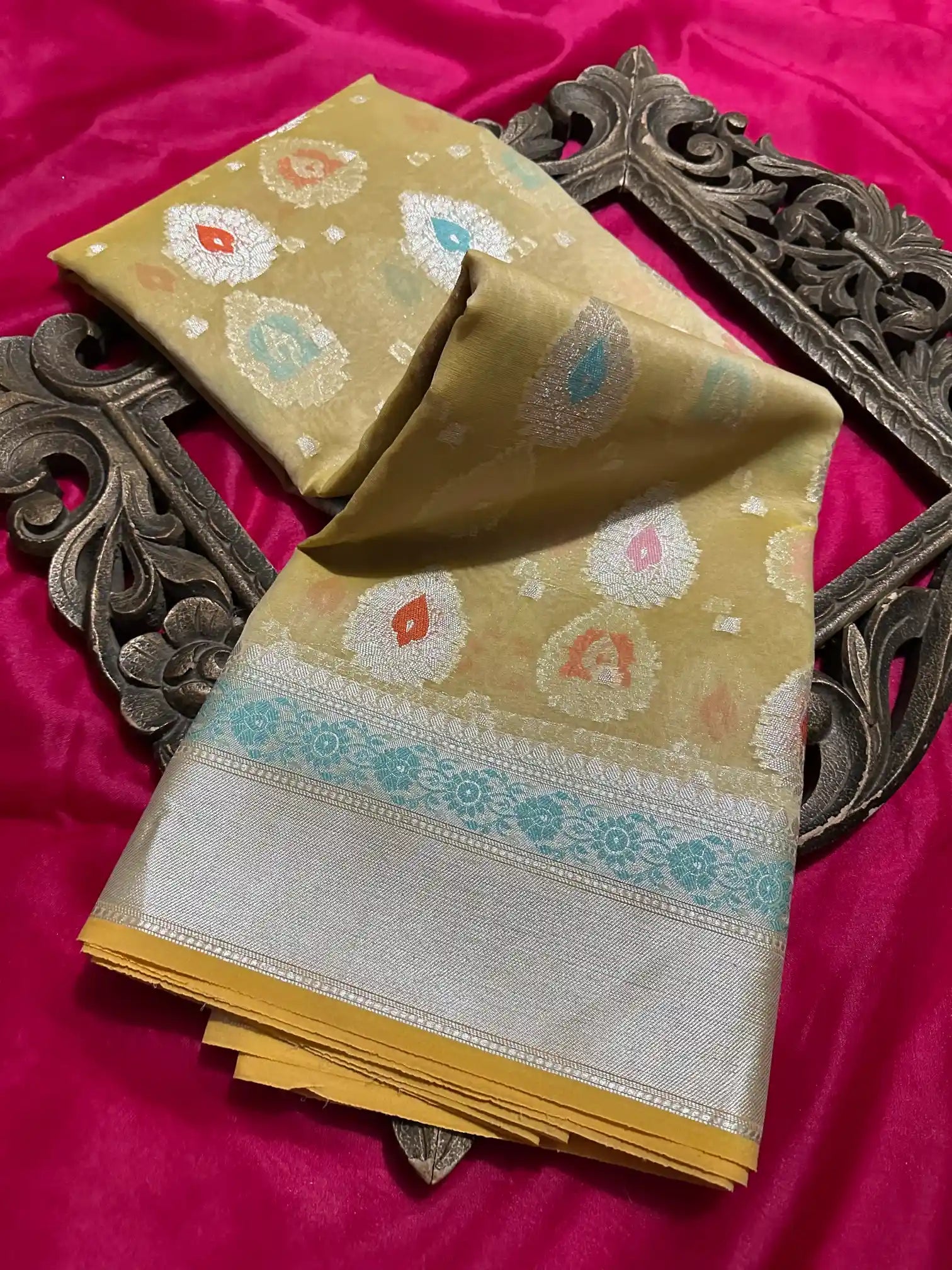 Premium Softsilk Traditional Weave Banarasi Saree