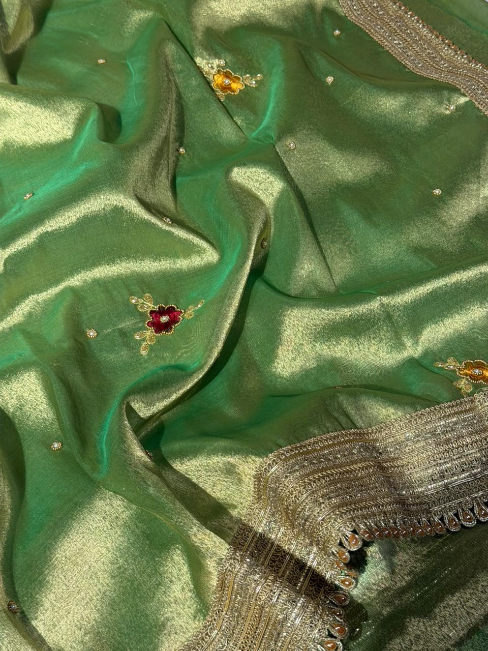 Pretty Green Kora Tissue Silk Handwork Banarasi Saree