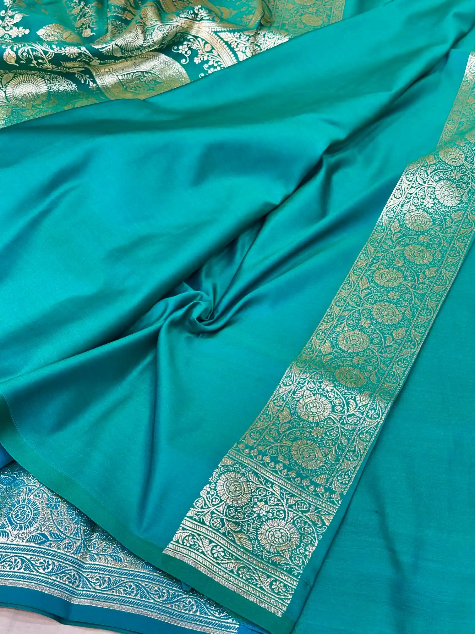 Rama Green Satin Silk Saree with Rich Texture Design and Classical Pallu