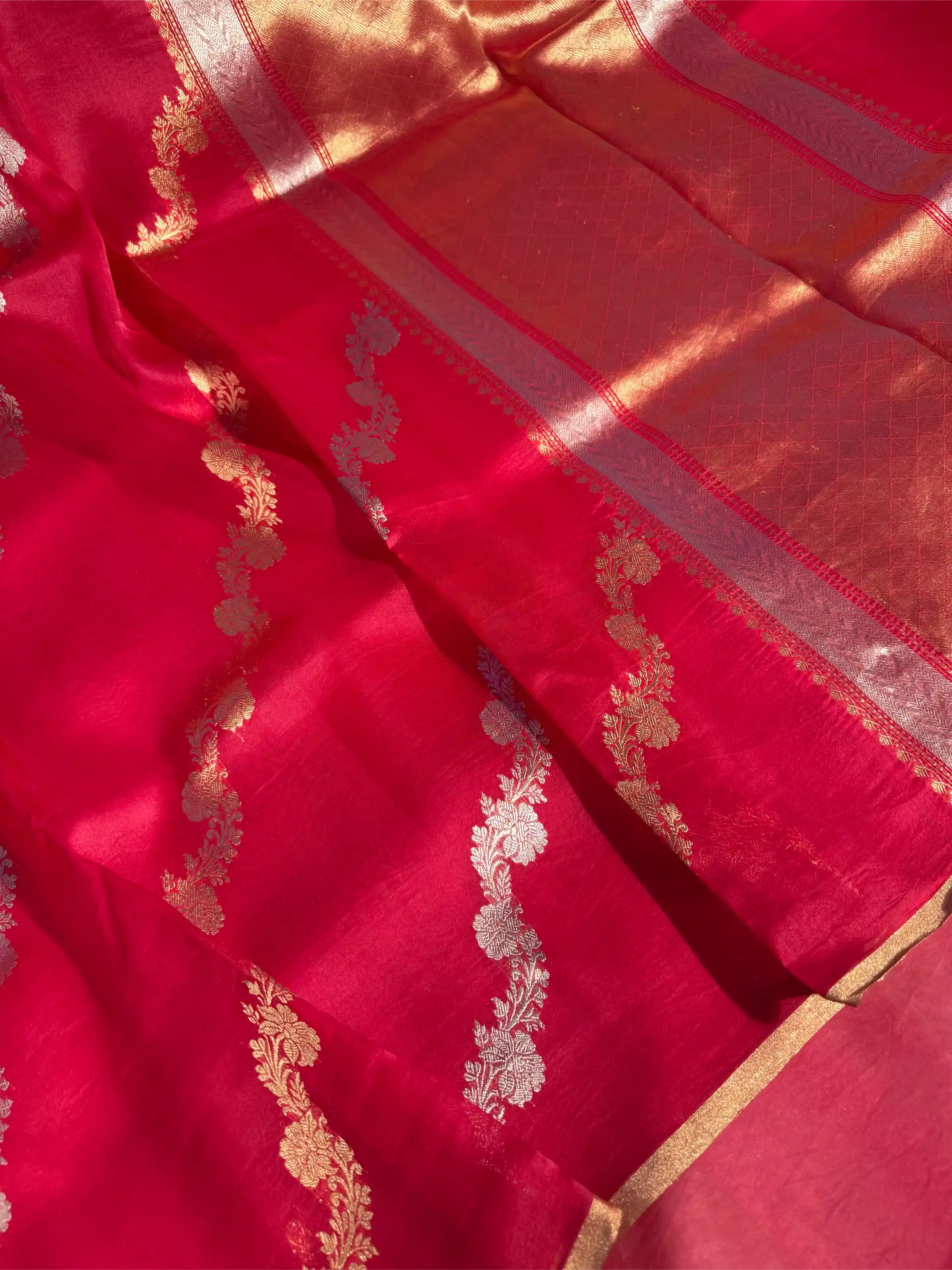 Rani Pink Pure Organza Silk Handwoven Banarasi saree