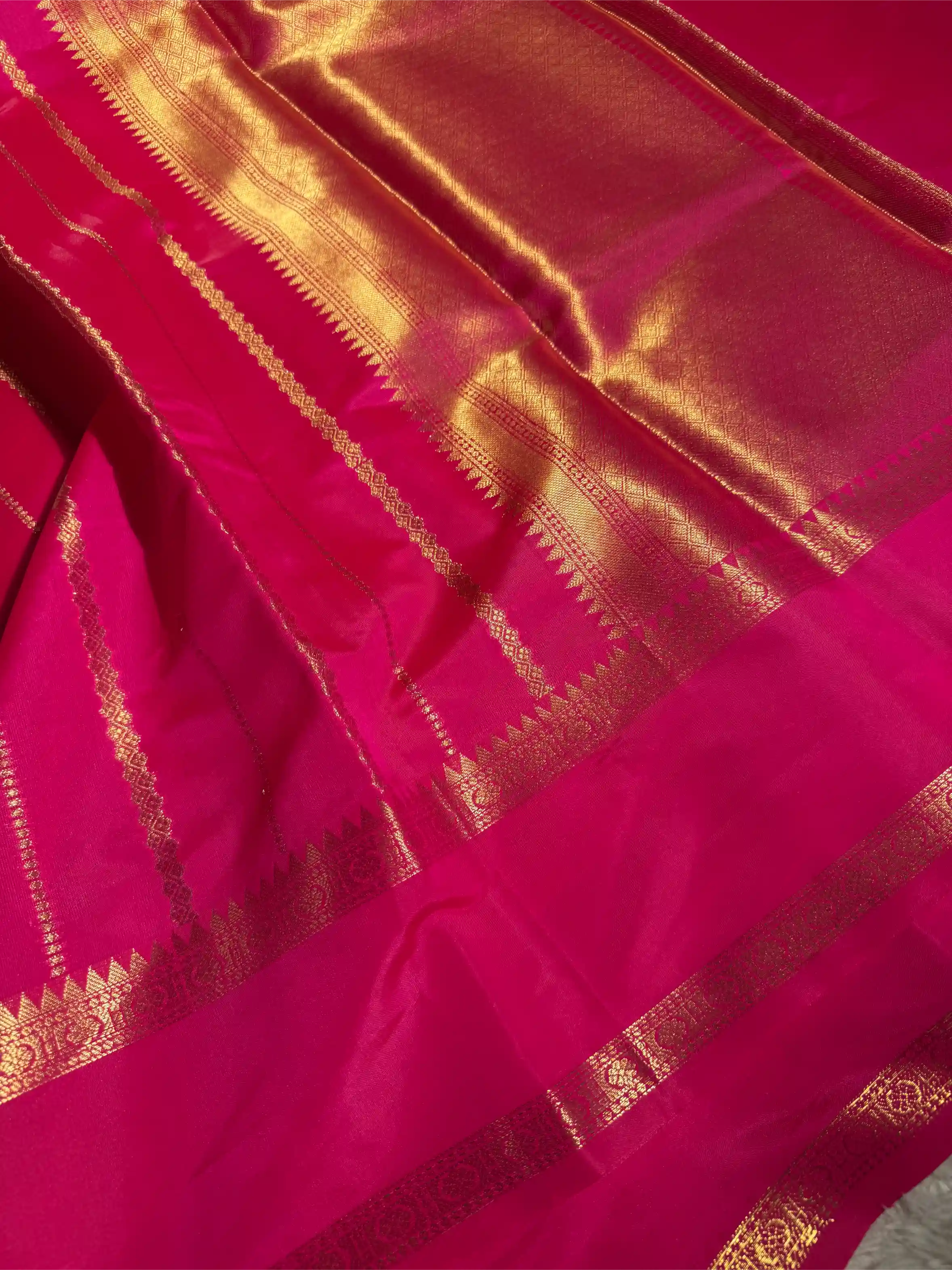 Rani Pink Softsilk Heritage Traditional Design Banarasi Saree