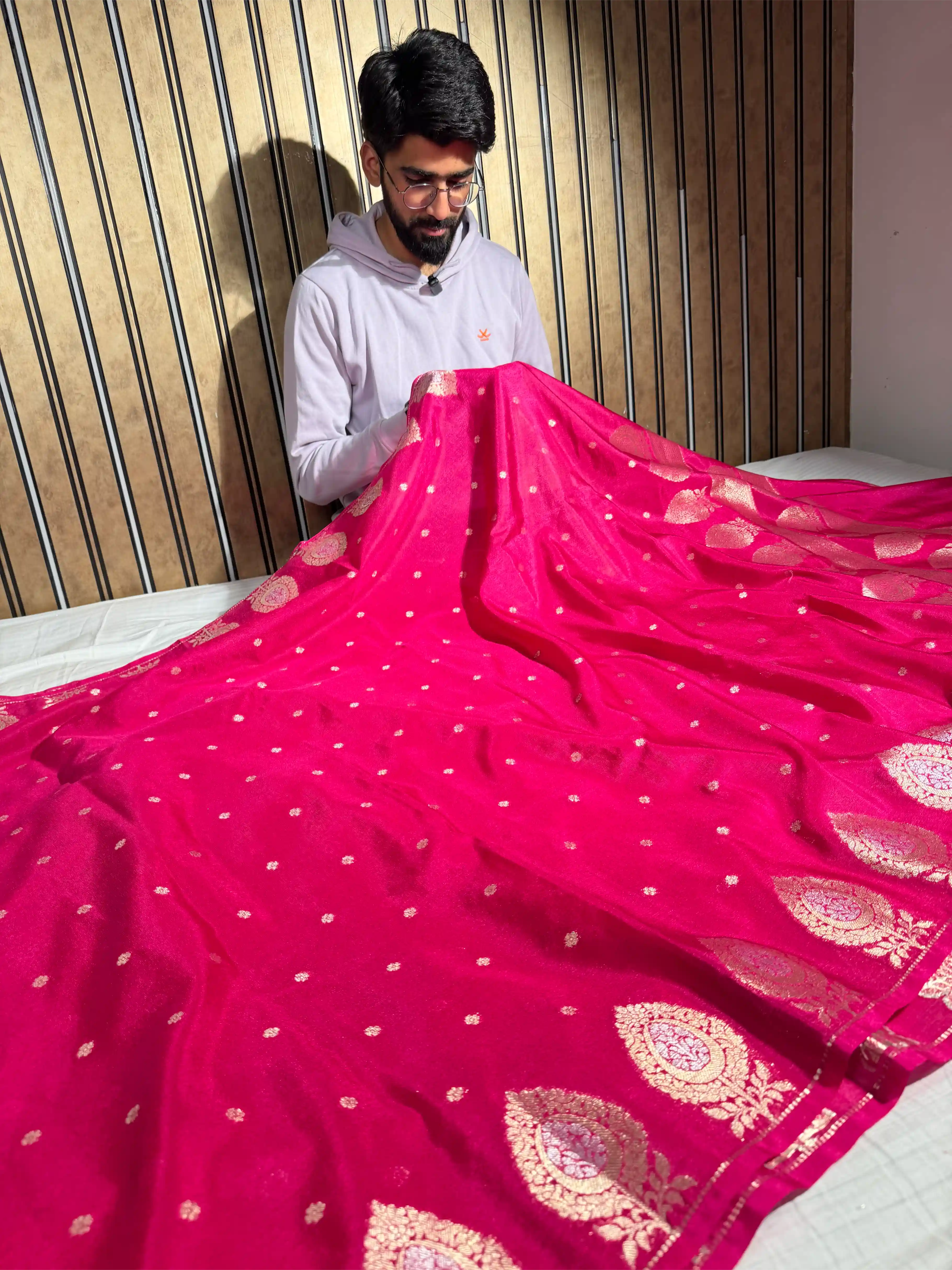 Rani Pink Warm Silk Traditional Buti Weave Banarasi Saree