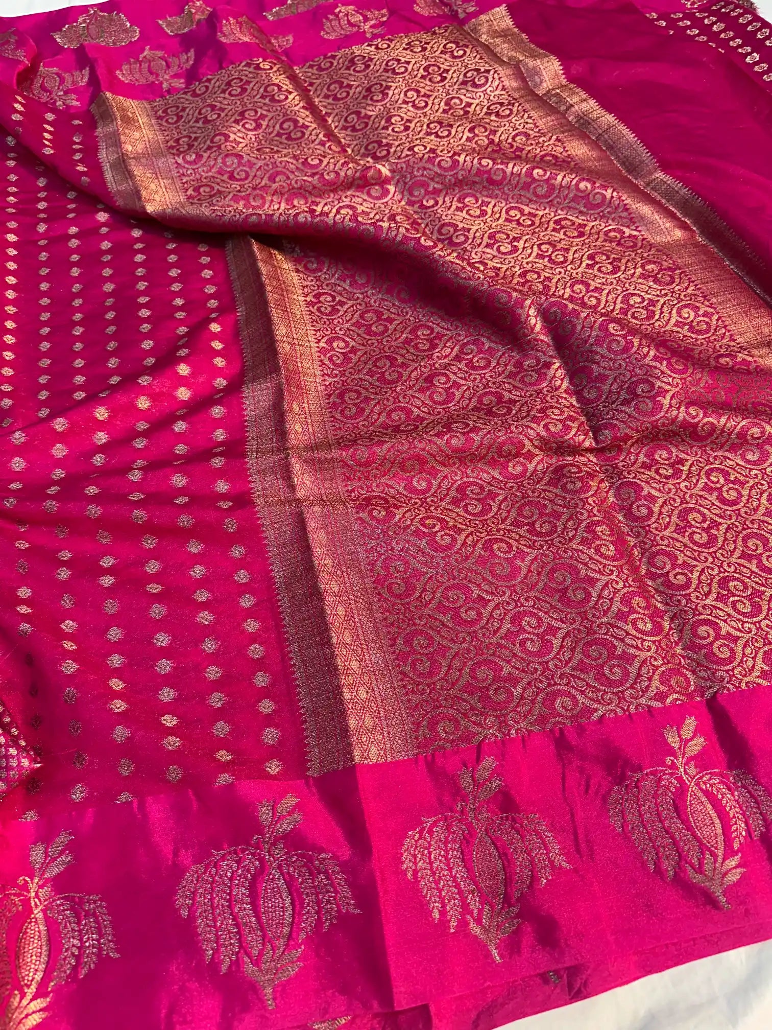 Rani pink Chiniya silk zari Buti Banarasi Saree