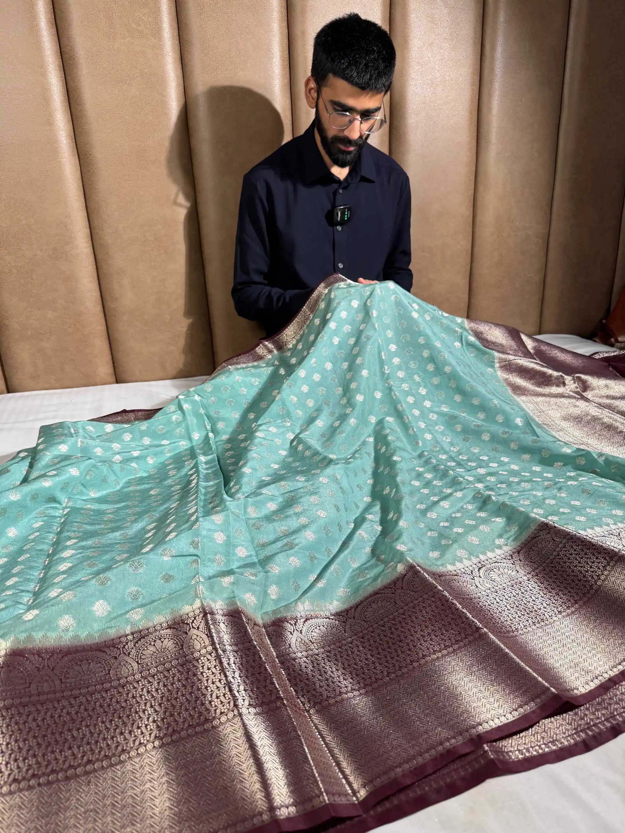 Sea Green Contrast Shade Chinia Silk Banarasi Saree