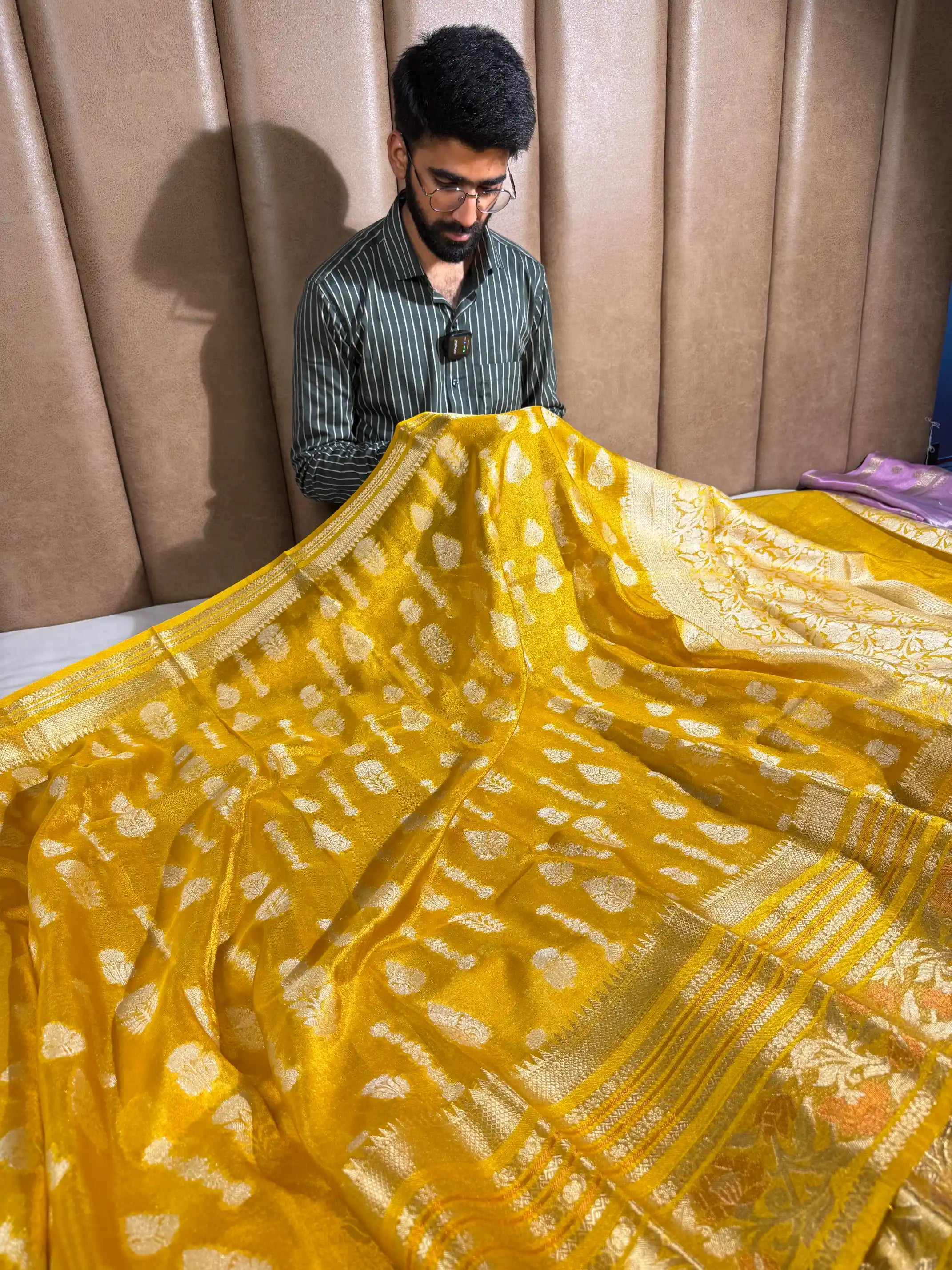 Subtle Beautiful Shades in Soft Tissue Silk Banarasi Saree with Jacquard Traditional Weave