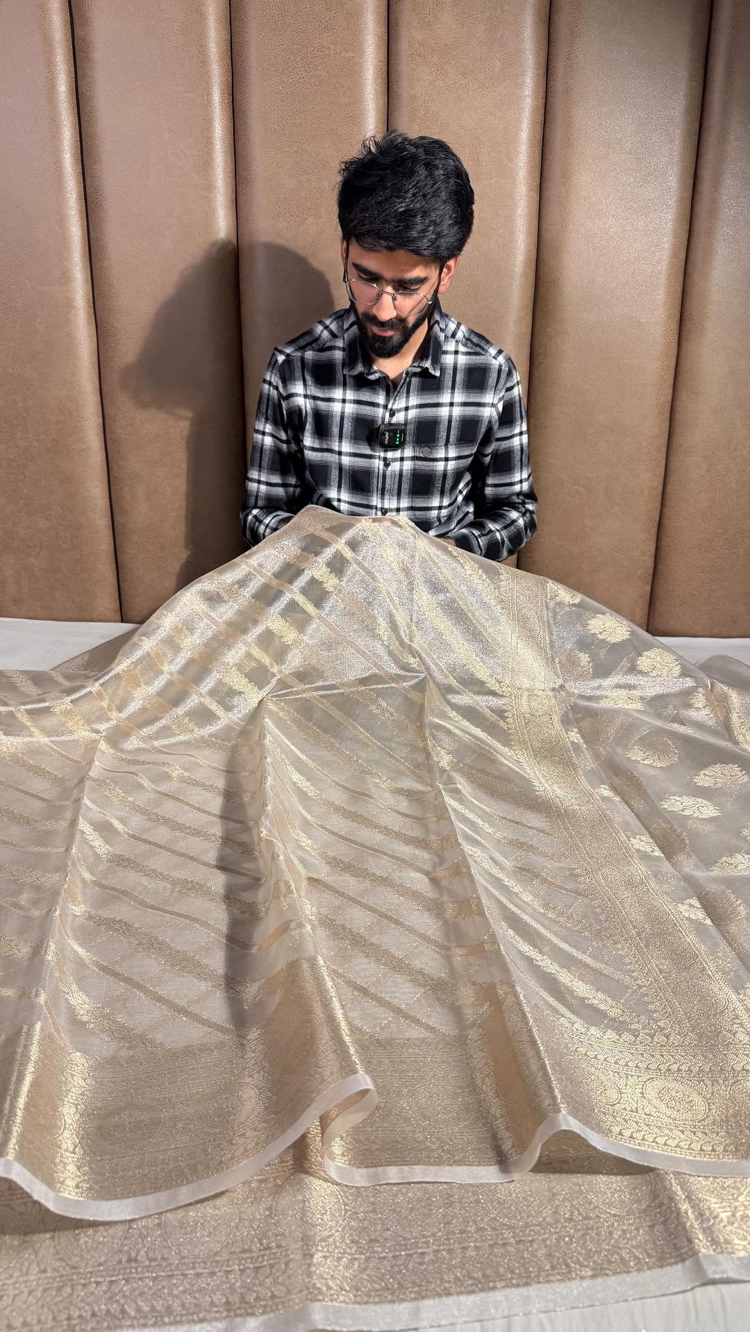 Subtle Ivory Gold Tissue Silk Leheriya Weave Banarasi Saree