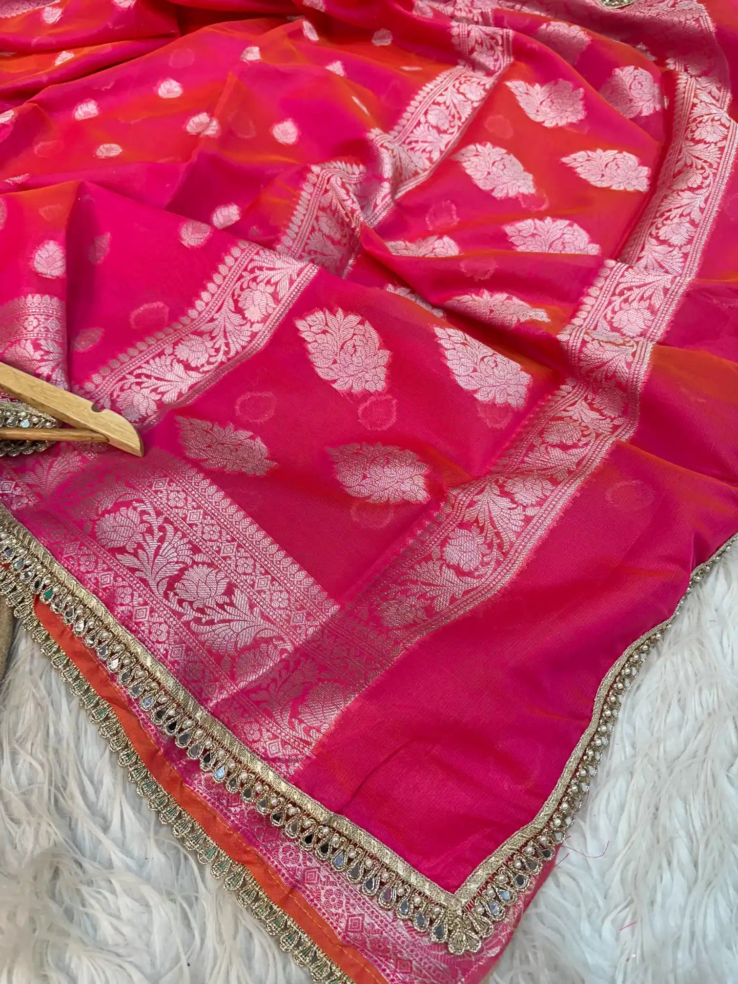 Subtle Pretty Pink Shade Traditional Softsilk Banarasi Saree with Designer Lace Work