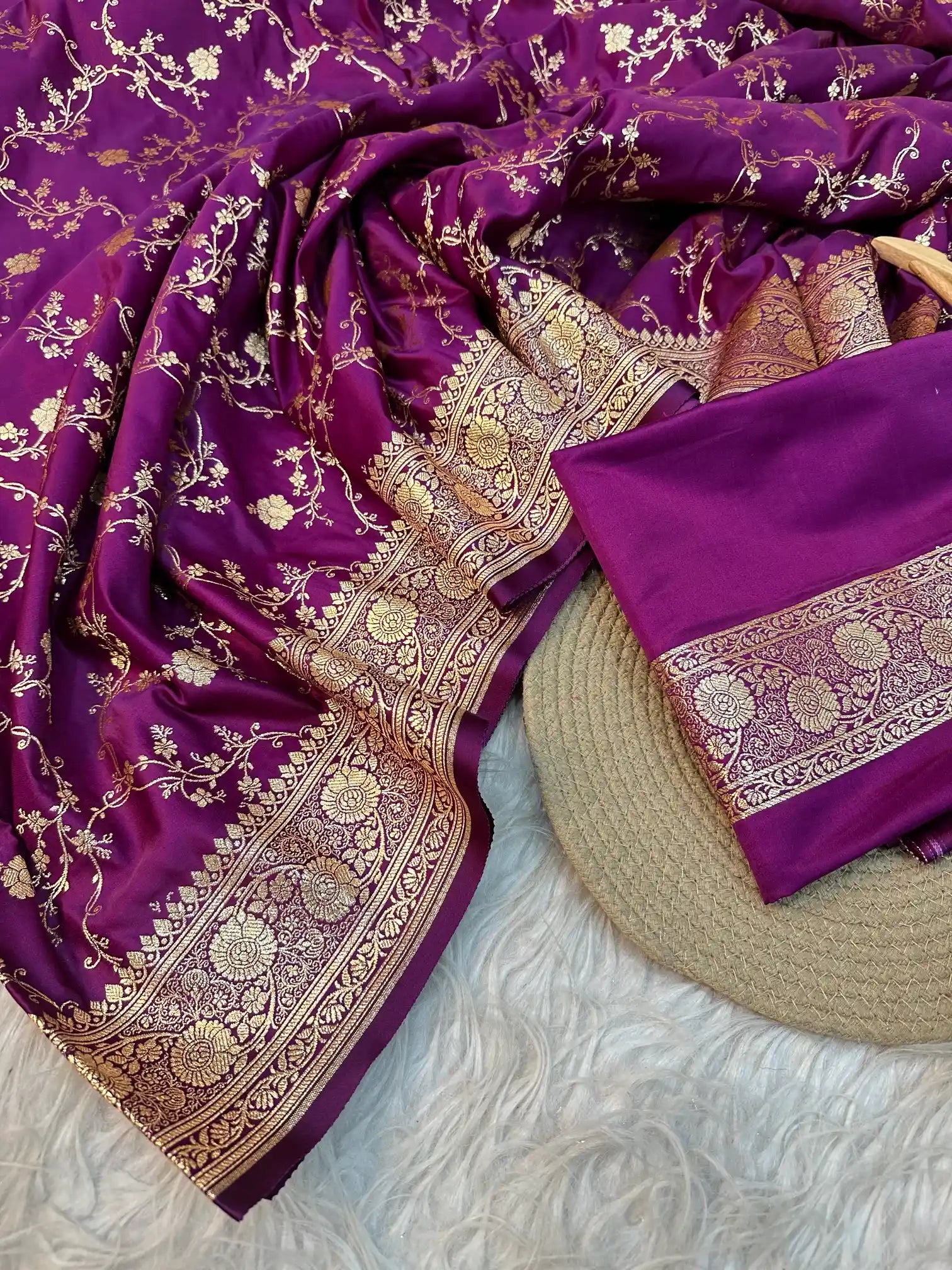 Subtle Purple Satin Katan Silk Golden Zari Intricate Floral Jaal Banarasi Saree