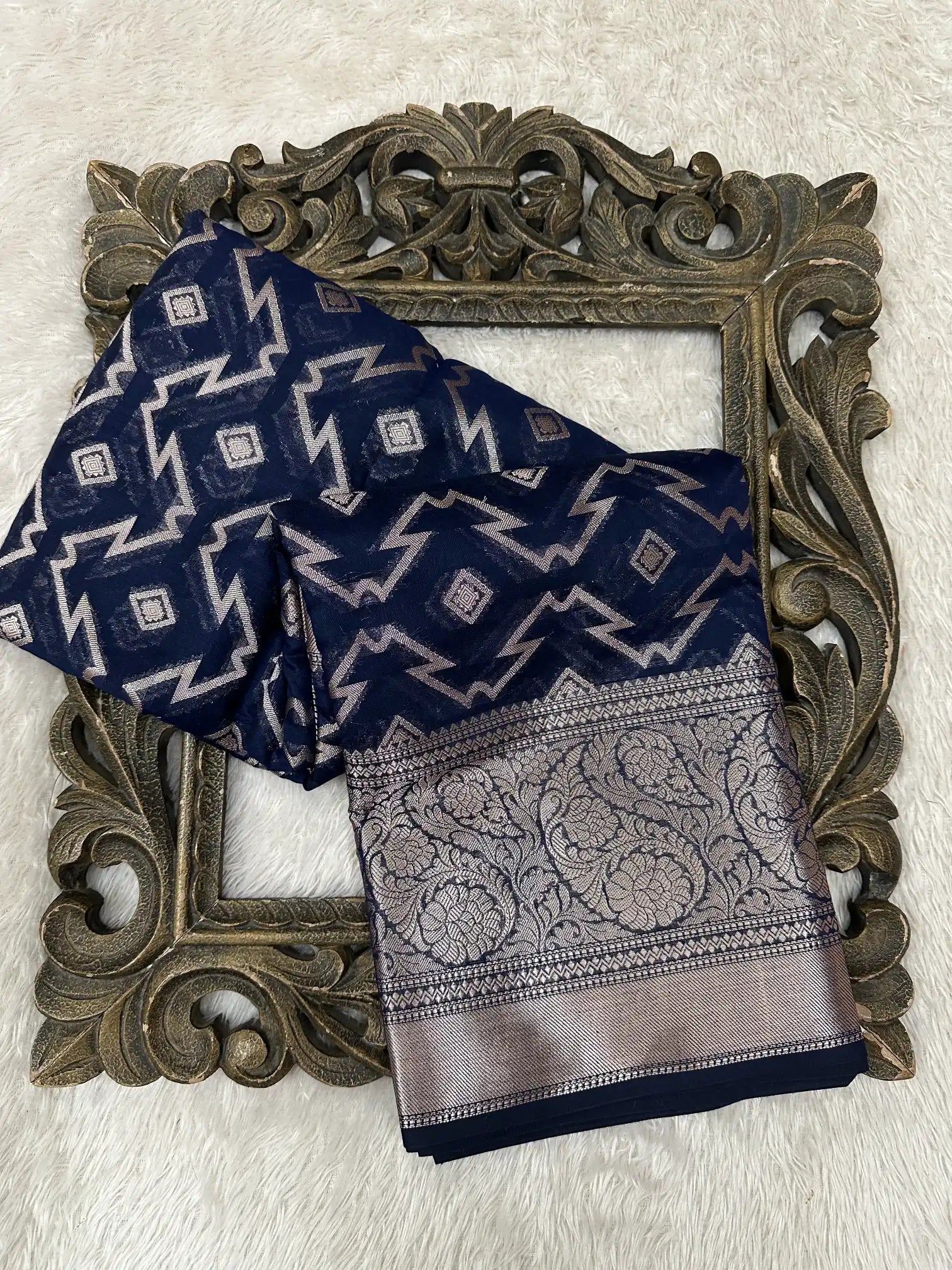 Contemporary Weave Kora Tissue Silk Banarasi Saree