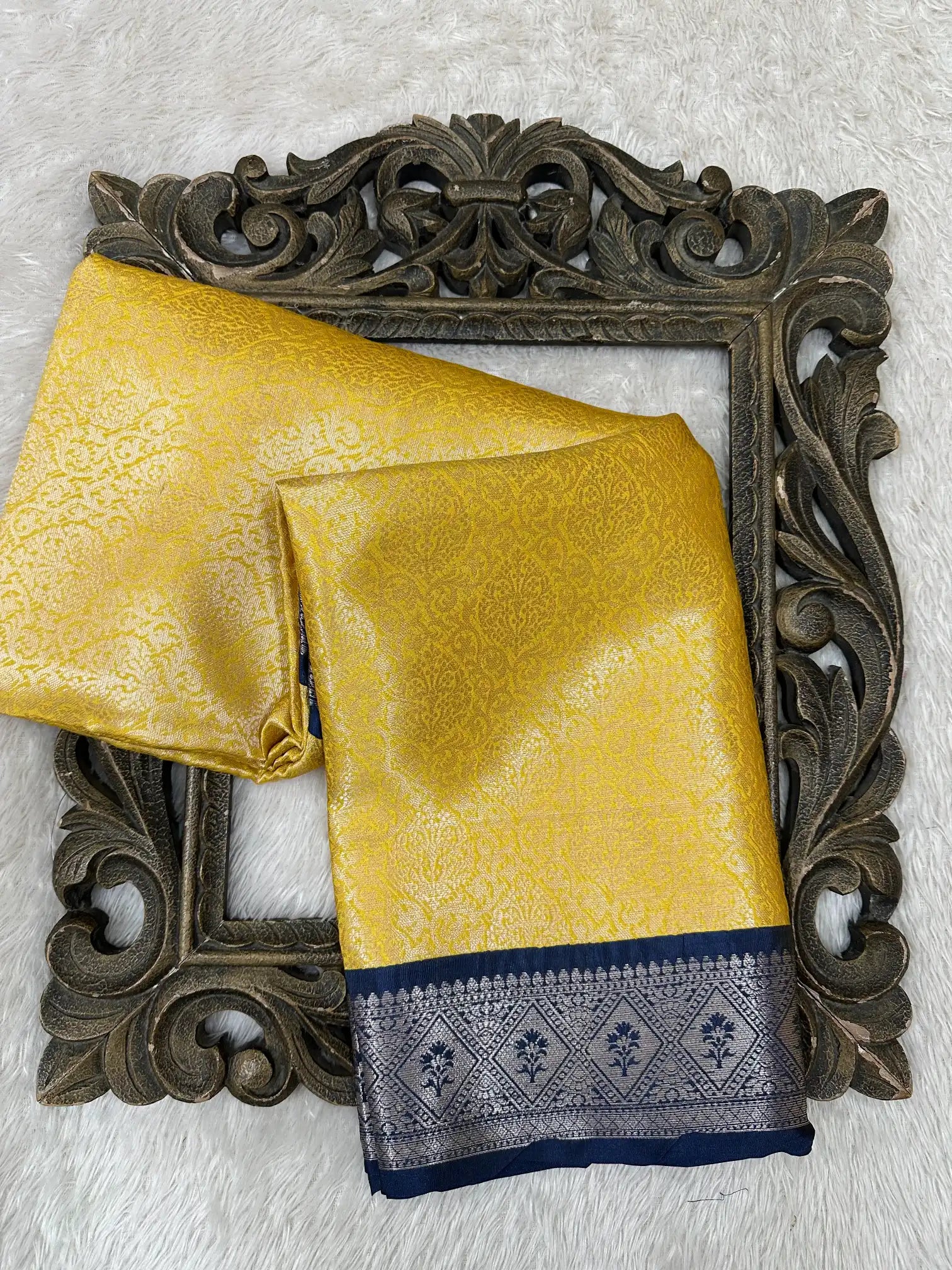 Contemporary Weave Kora Tissue Silk Banarasi Saree