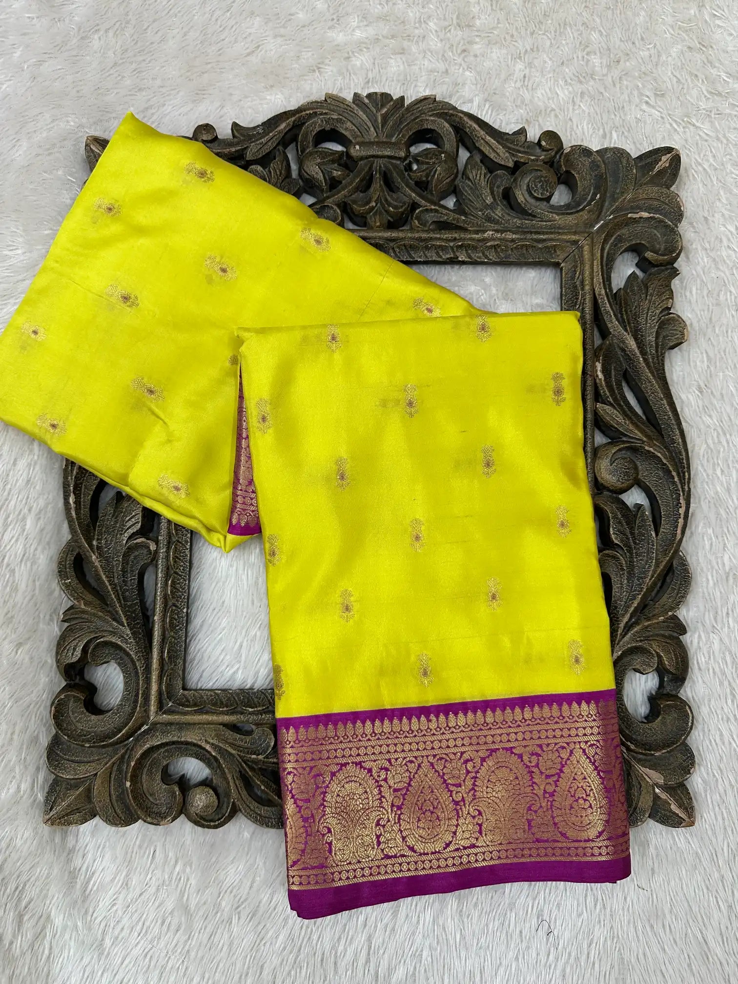 Contemporary Weave Kora Tissue Silk Banarasi Saree