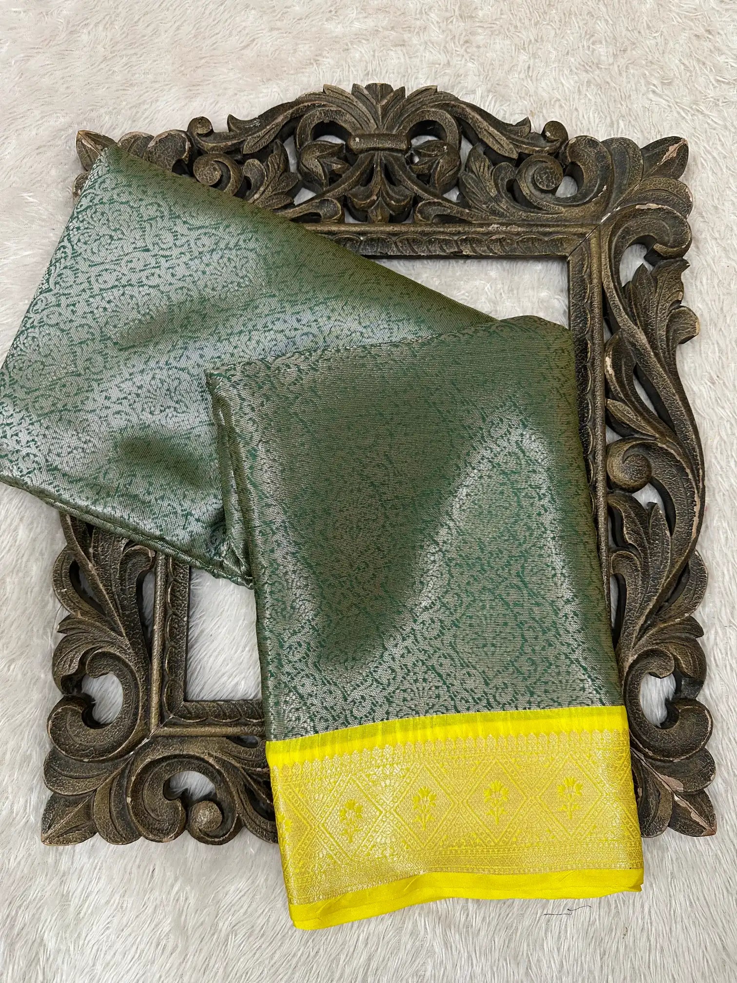 Contemporary Weave Kora Tissue Silk Banarasi Saree