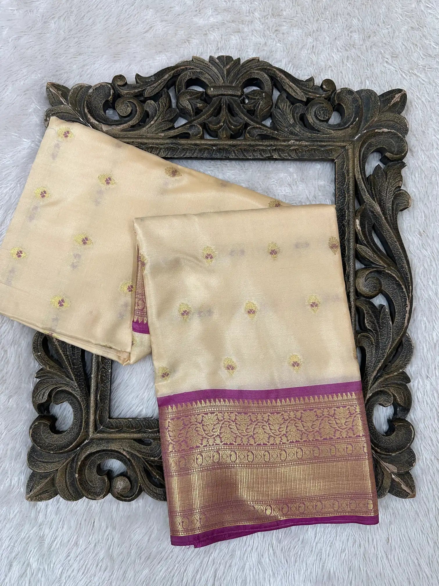Contemporary Weave Kora Tissue Silk Banarasi Saree