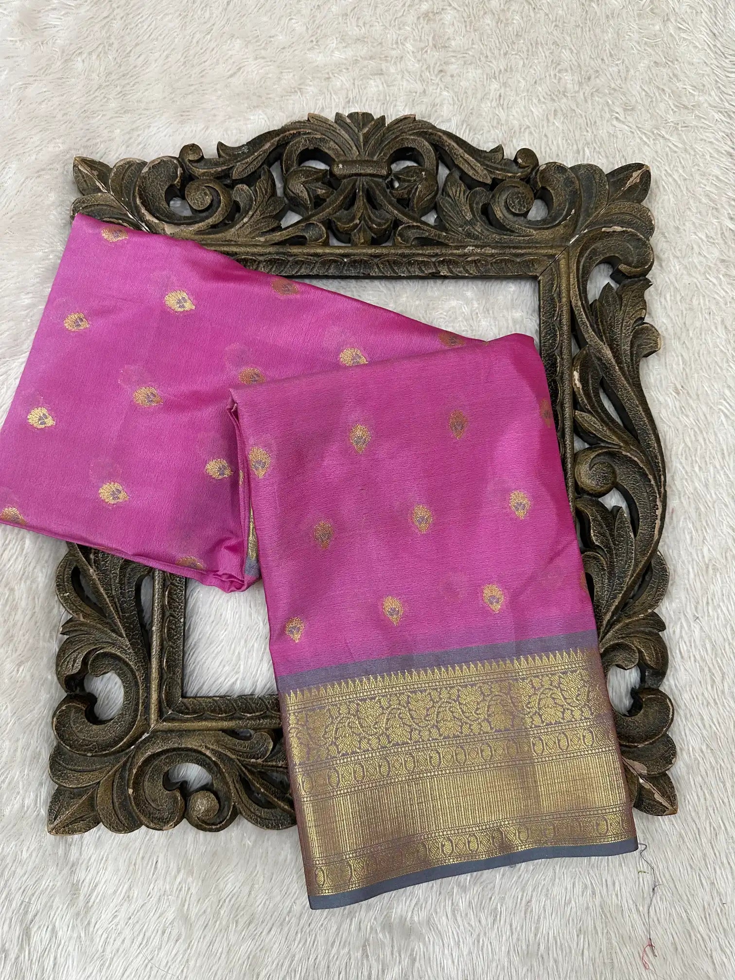 Contemporary Weave Kora Tissue Silk Banarasi Saree