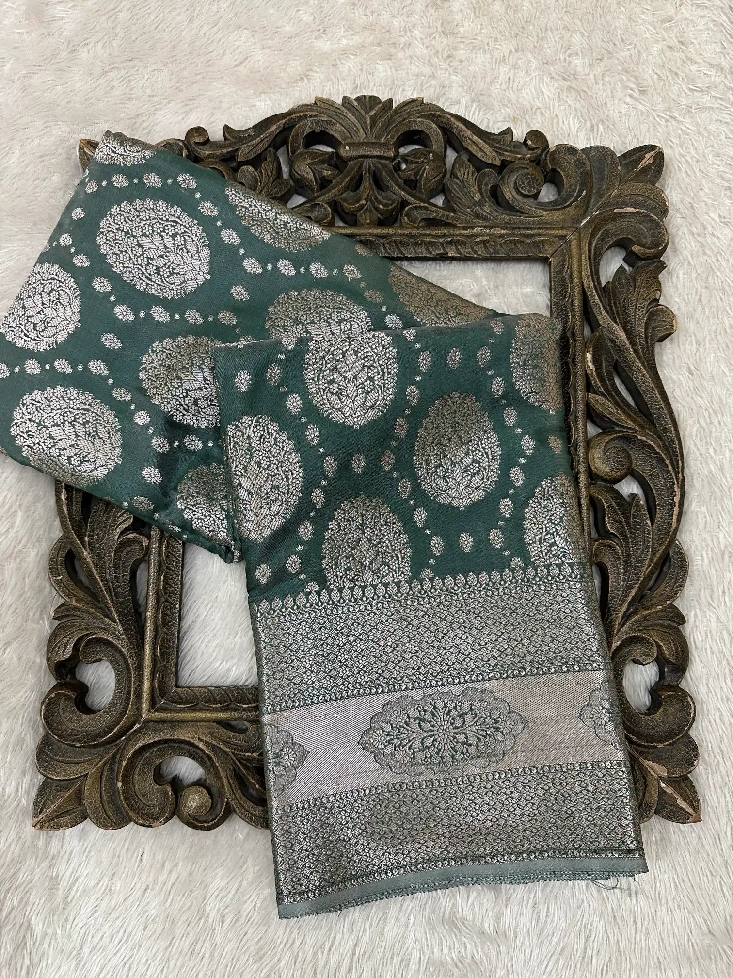 Contemporary Weave Kora Tissue Silk Banarasi Saree