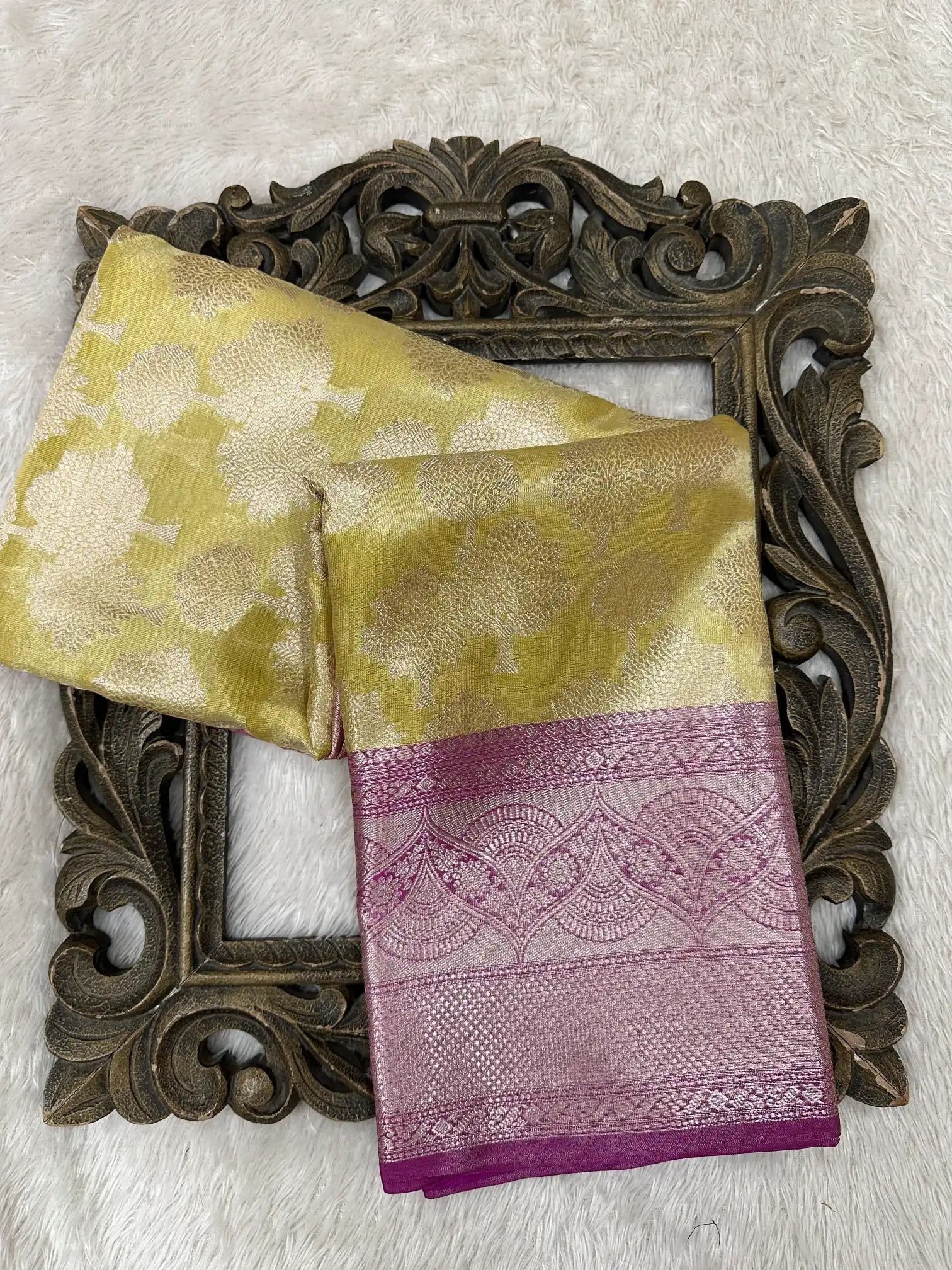Contemporary Weave Kora Tissue Silk Banarasi Saree