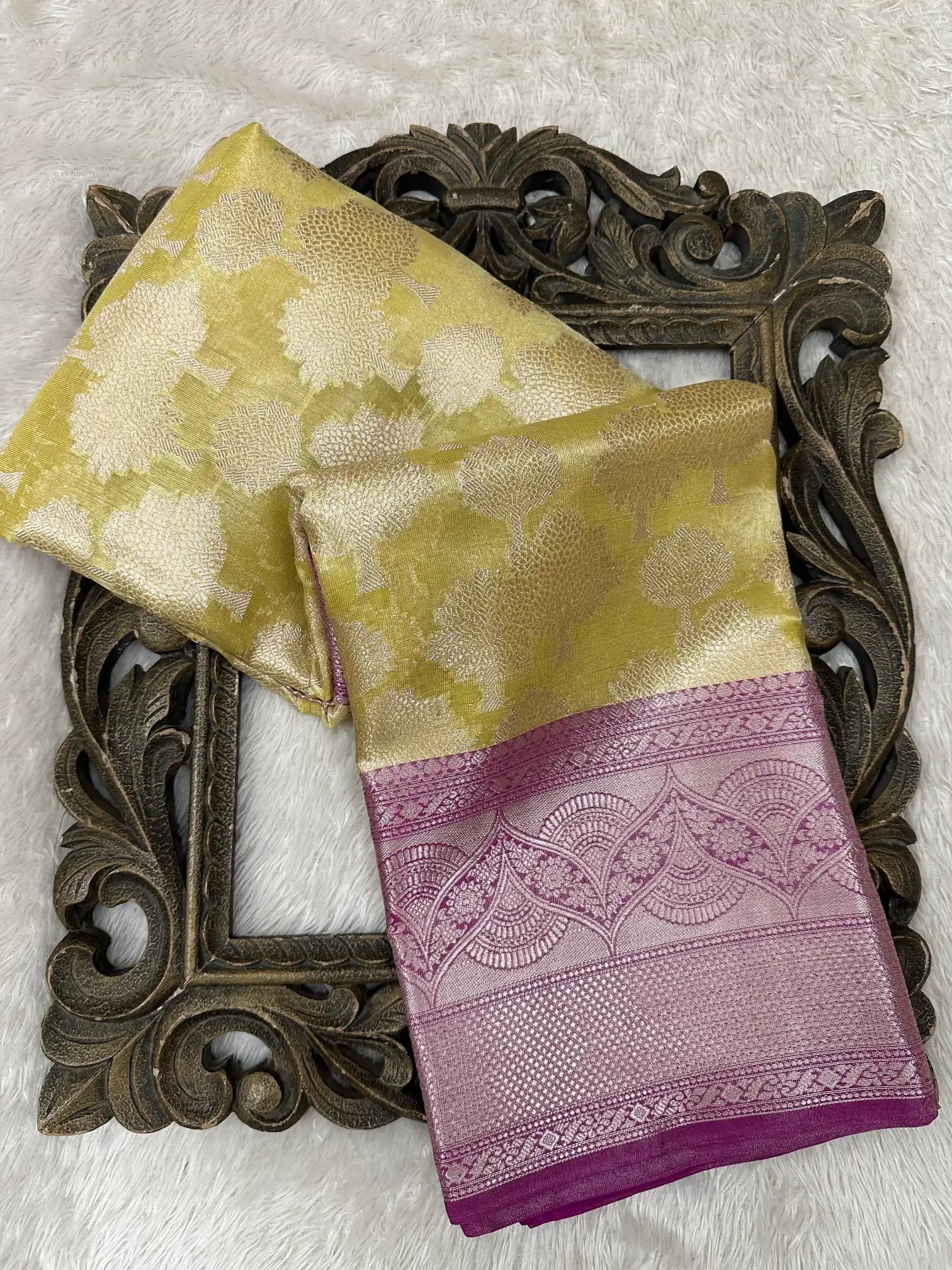 Contemporary Weave Kora Tissue Silk Banarasi Saree