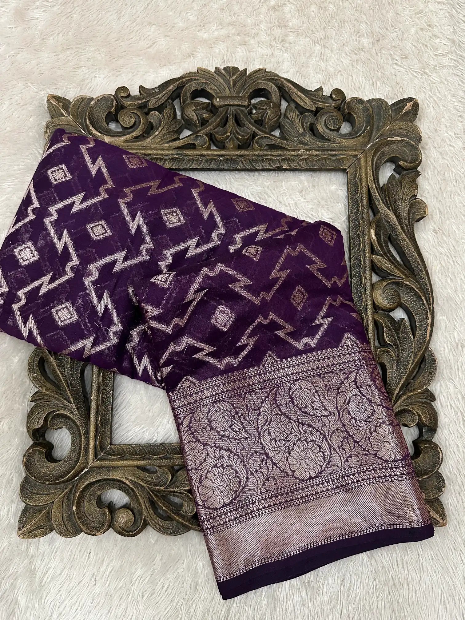 Contemporary Weave Kora Tissue Silk Banarasi Saree