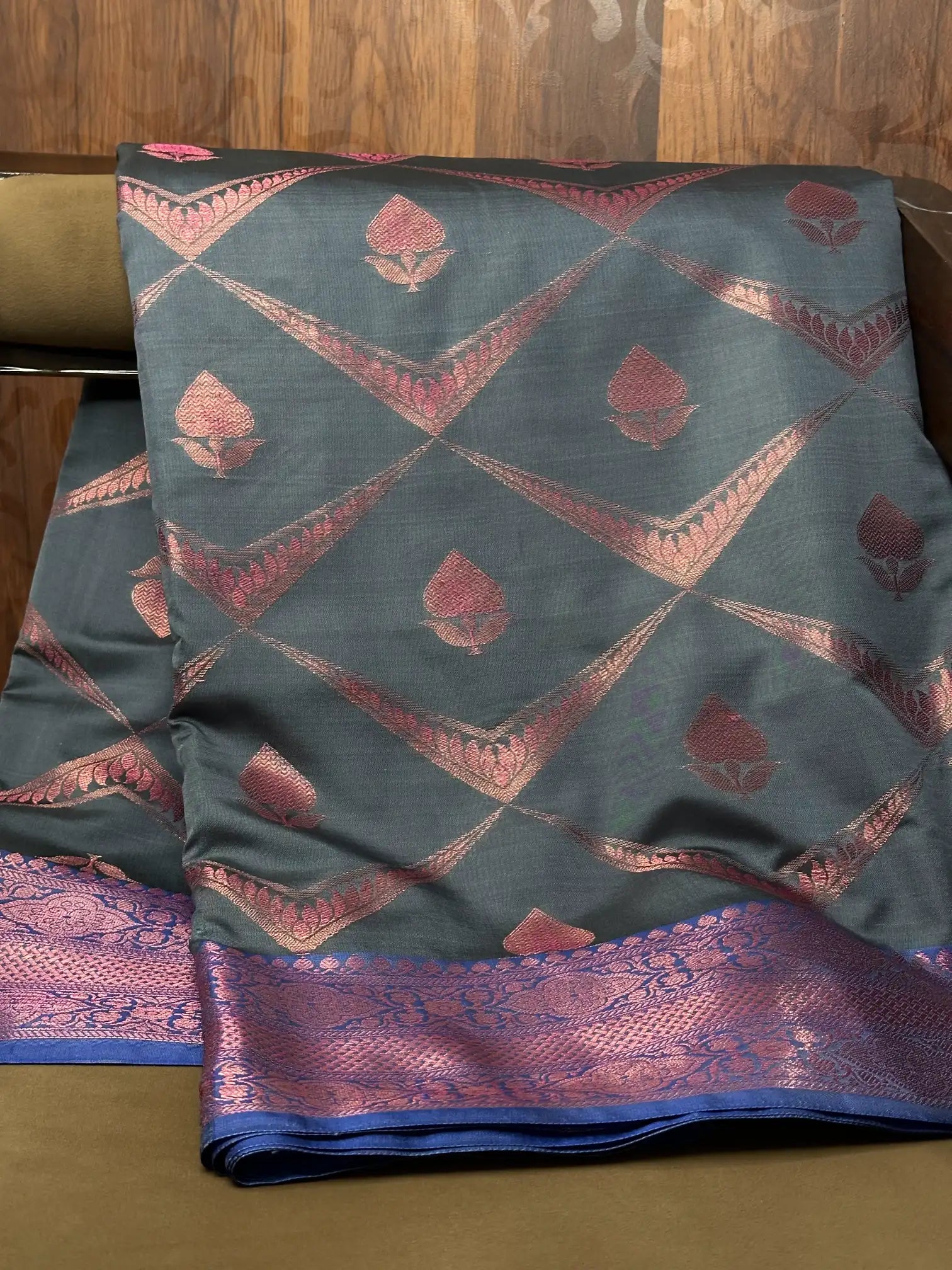 Traditional weave Softsilk Banarasi saree