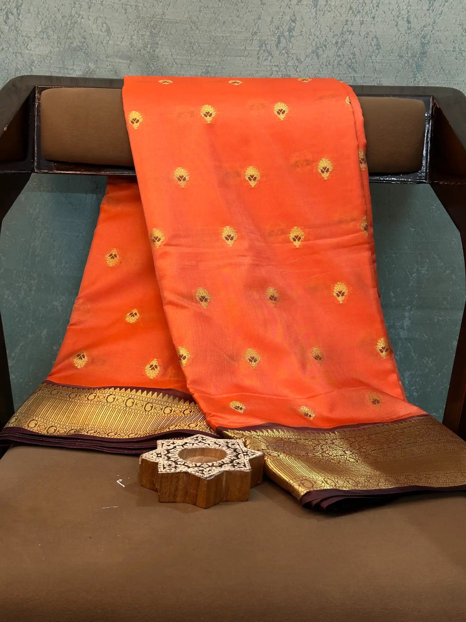 Contemporary Weave Kora Tissue Silk Banarasi Saree