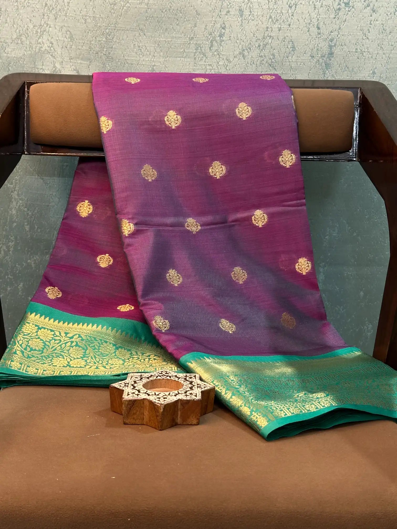Contemporary Weave Kora Tissue Silk Banarasi Saree
