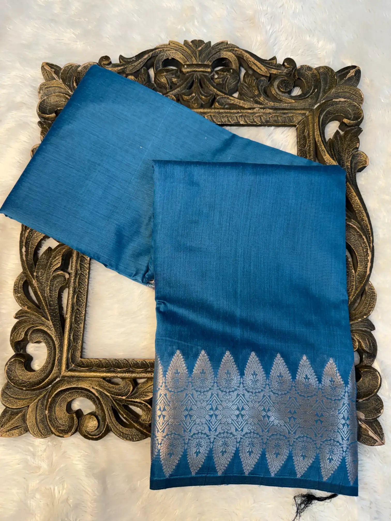 Contemporary Weave Kora Tissue Silk Banarasi Saree