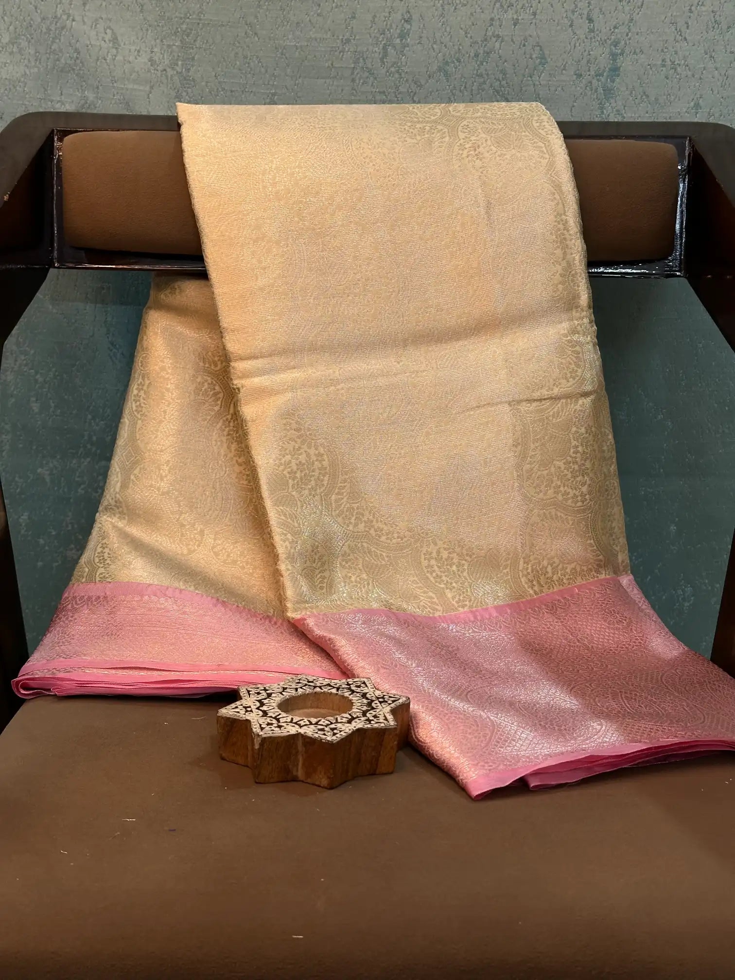 Contemporary Weave Kora Tissue Silk Banarasi Saree