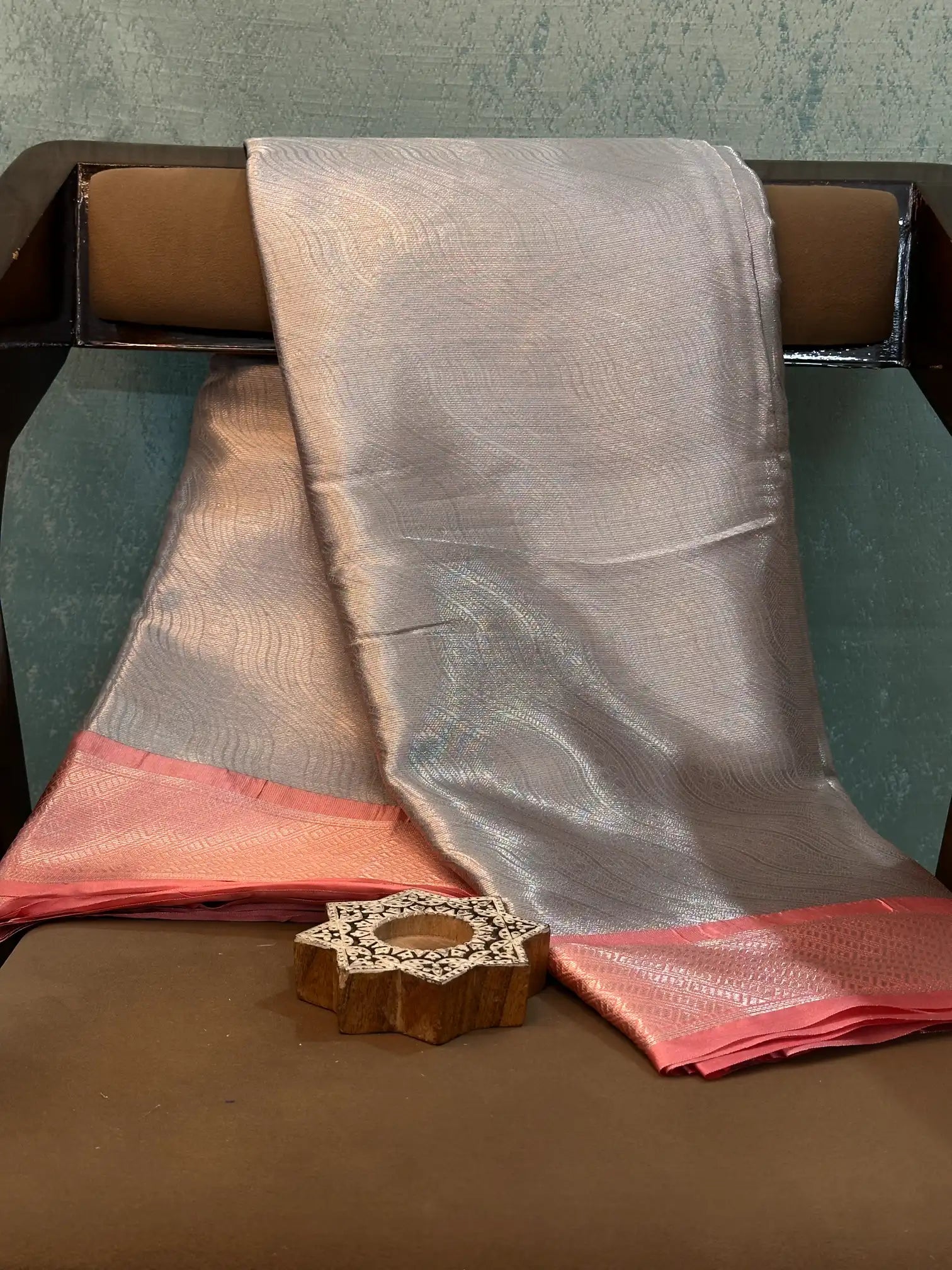 Contemporary Weave Kora Tissue Silk Banarasi Saree