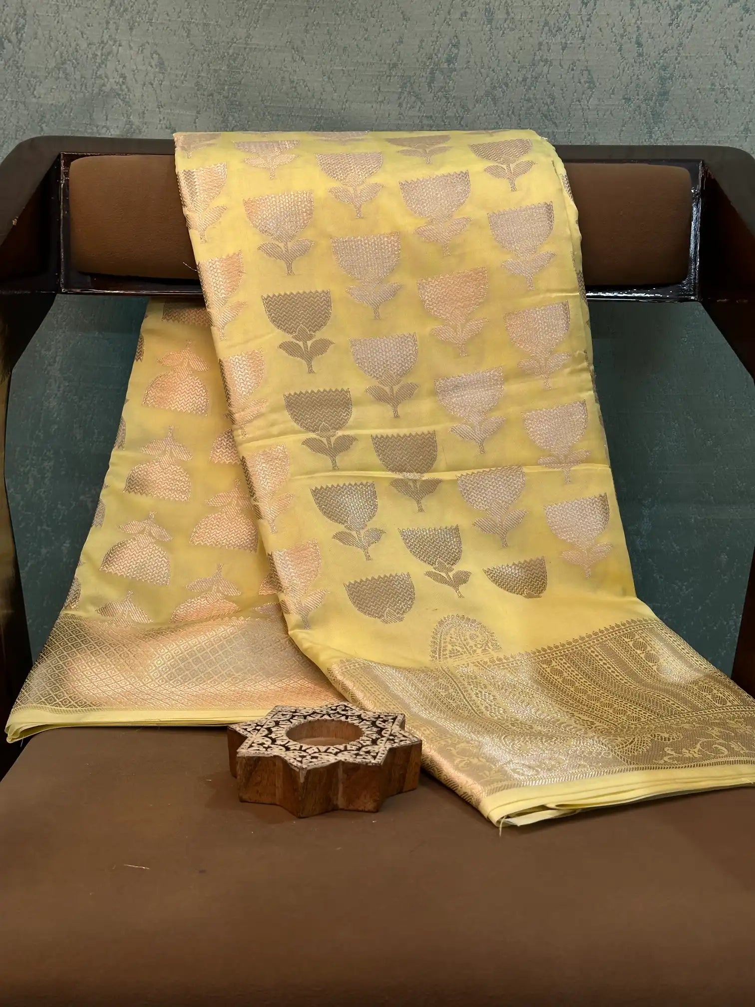 Eccentric Weave Softsilk Traditional Banarasi Saree
