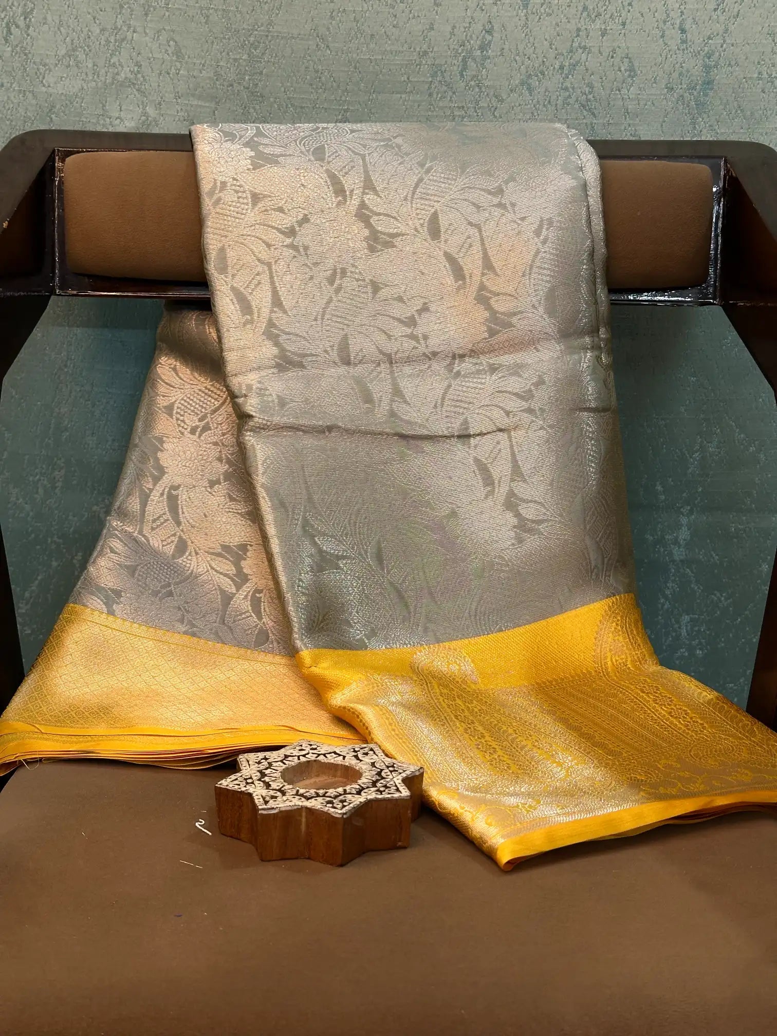 Contemporary Weave Kora Tissue Silk Banarasi Saree