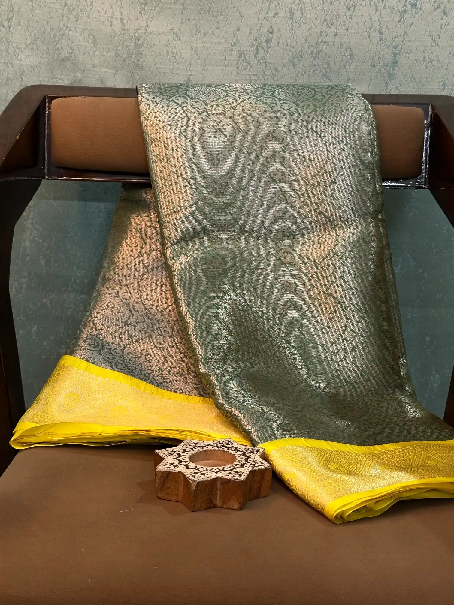 Contemporary Weave Kora Tissue Silk Banarasi Saree