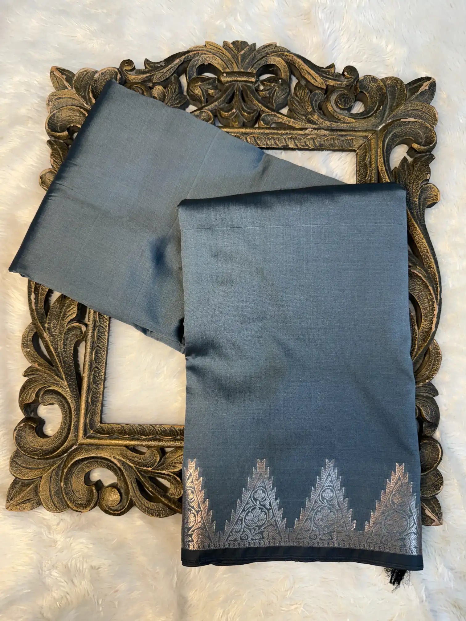 Contemporary Weave Kora Tissue Silk Banarasi Saree