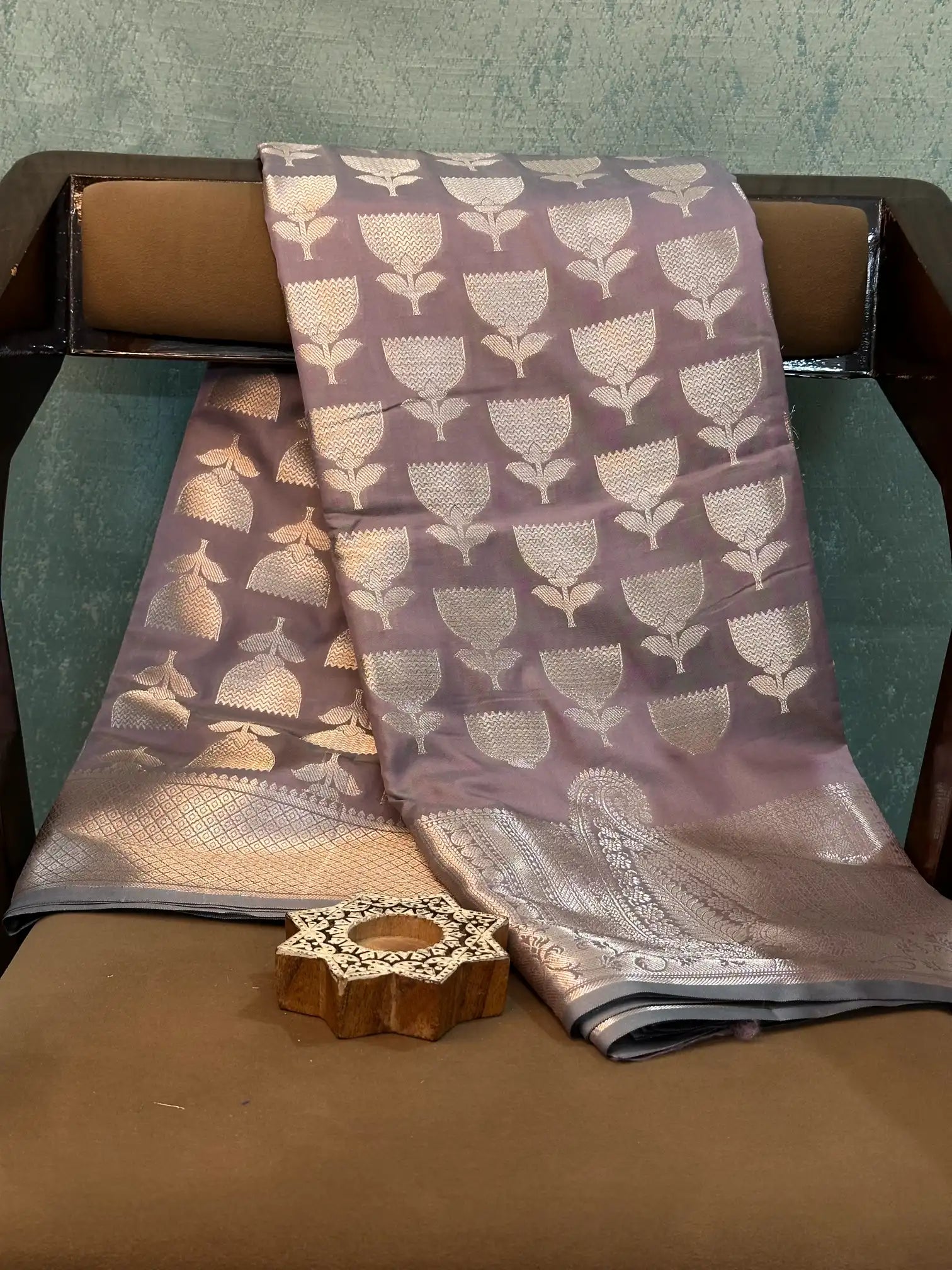 Contemporary Weave Kora Tissue Silk Banarasi Saree