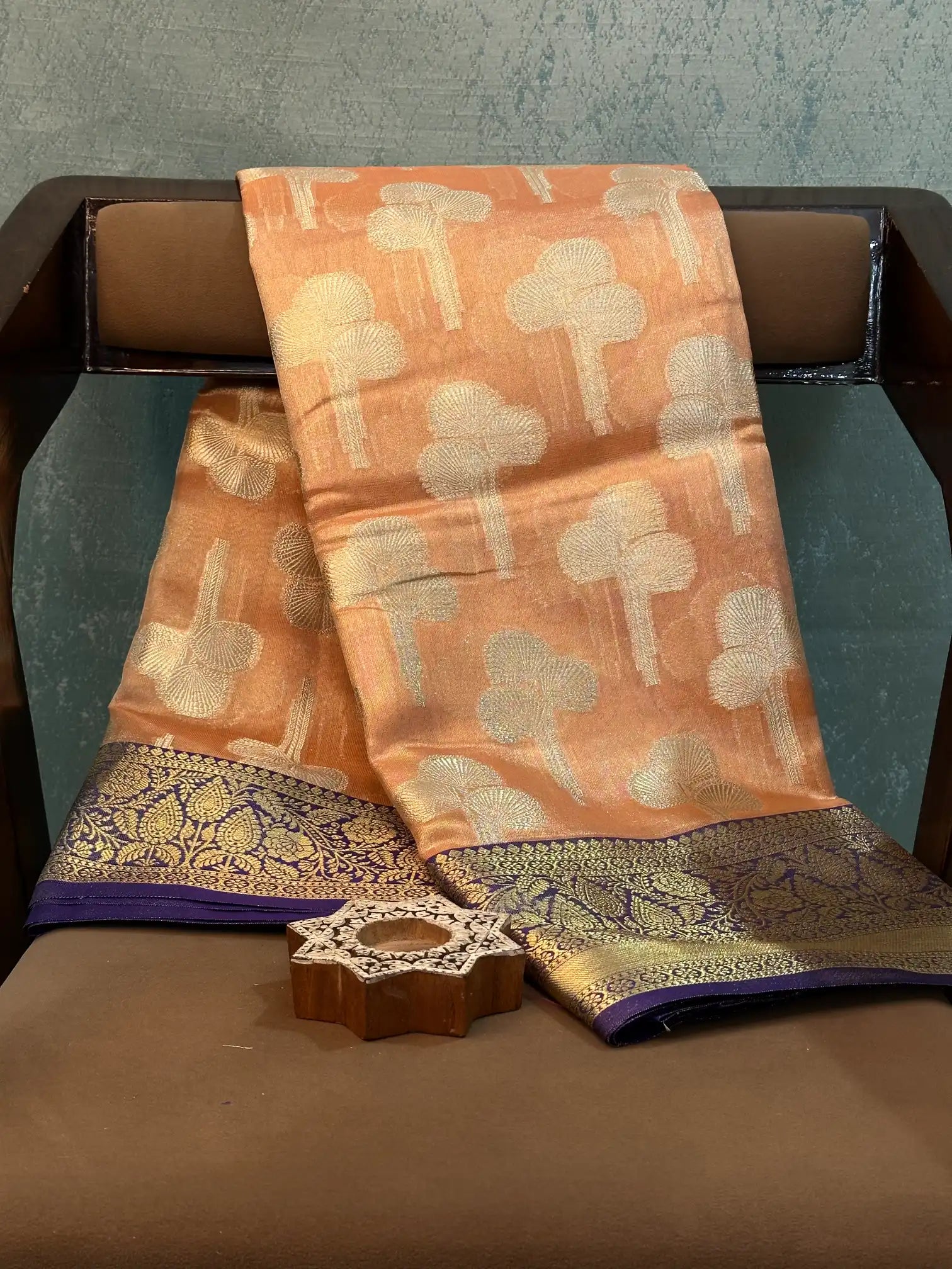 Contemporary Weave Kora Tissue Silk Banarasi Saree