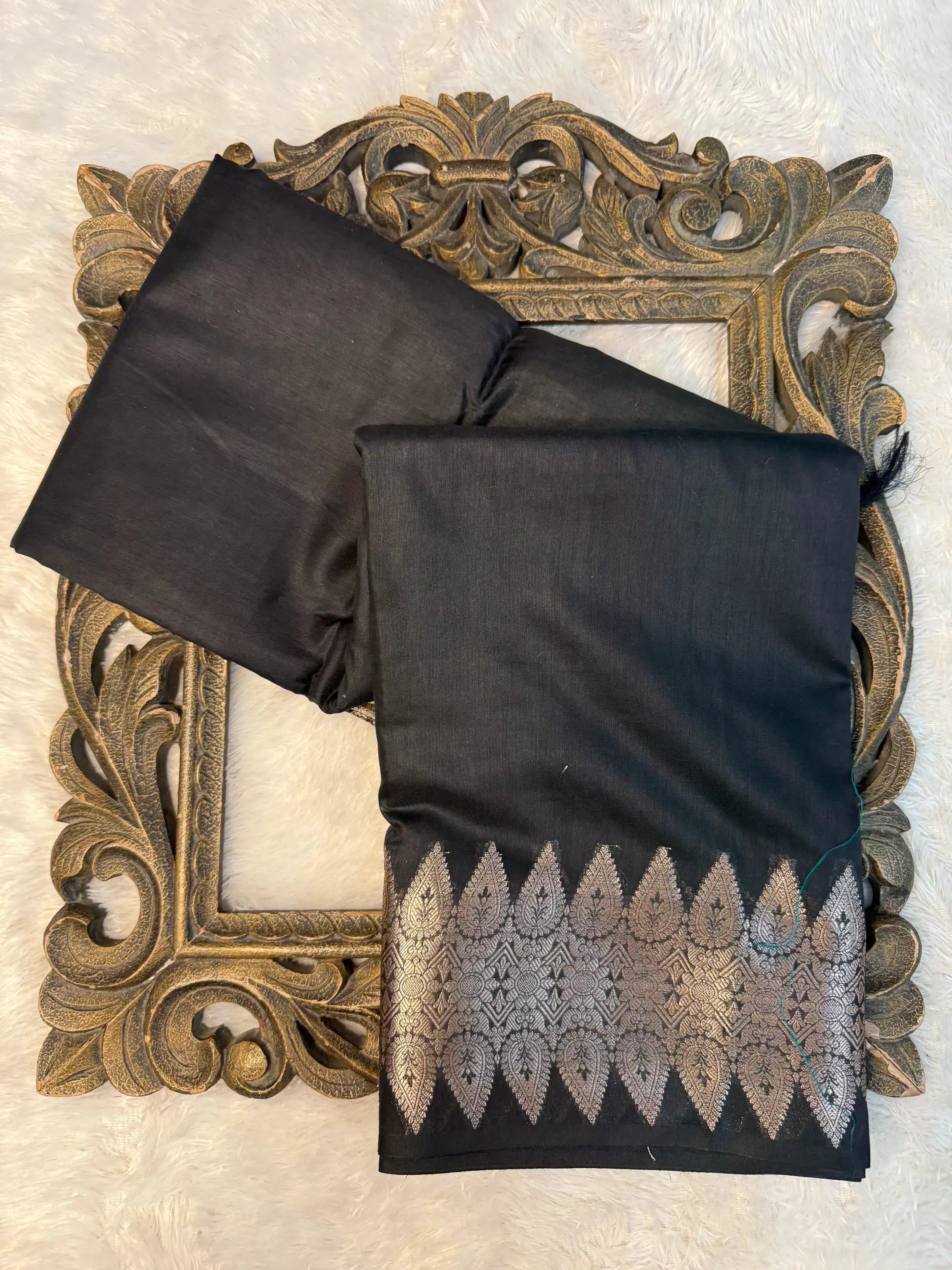 Eccentric Weave Softsilk Traditional Banarasi Saree