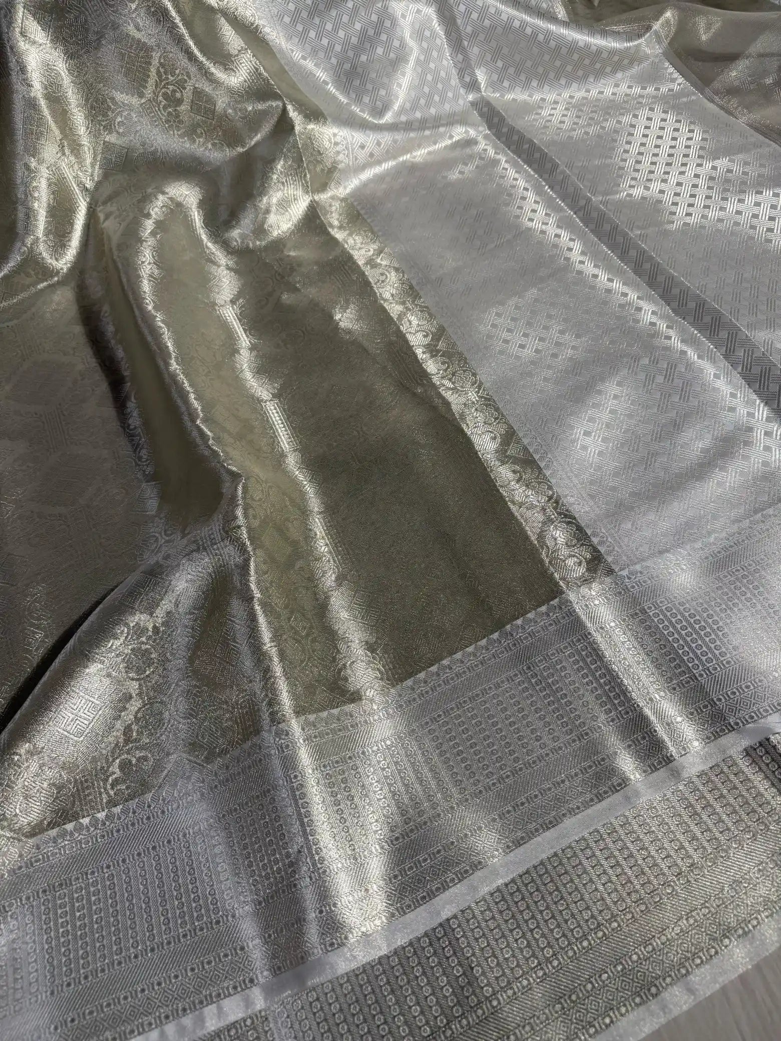 Water Zari Weave Glass Tissue Silk Embossed Jacquard Work Banarasi Saree