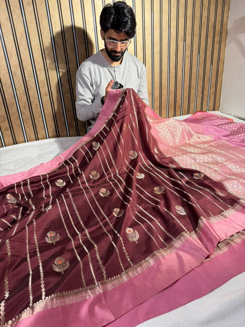 Wine Mauve Comfortable Chinia Silk Banarasi Saree