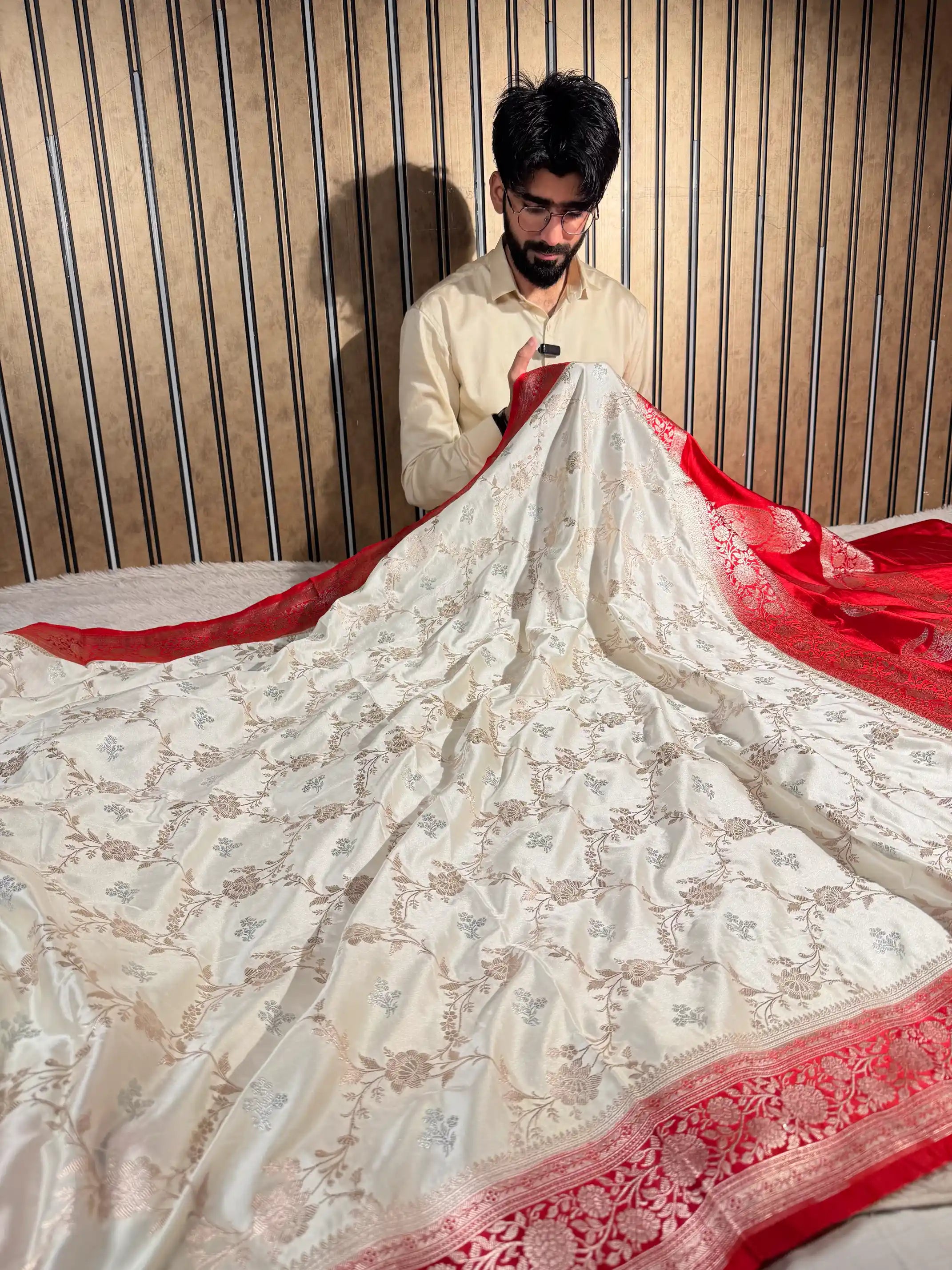 White n Red Mashru Katan Silk Floral Jaal Weave Banarasi Saree