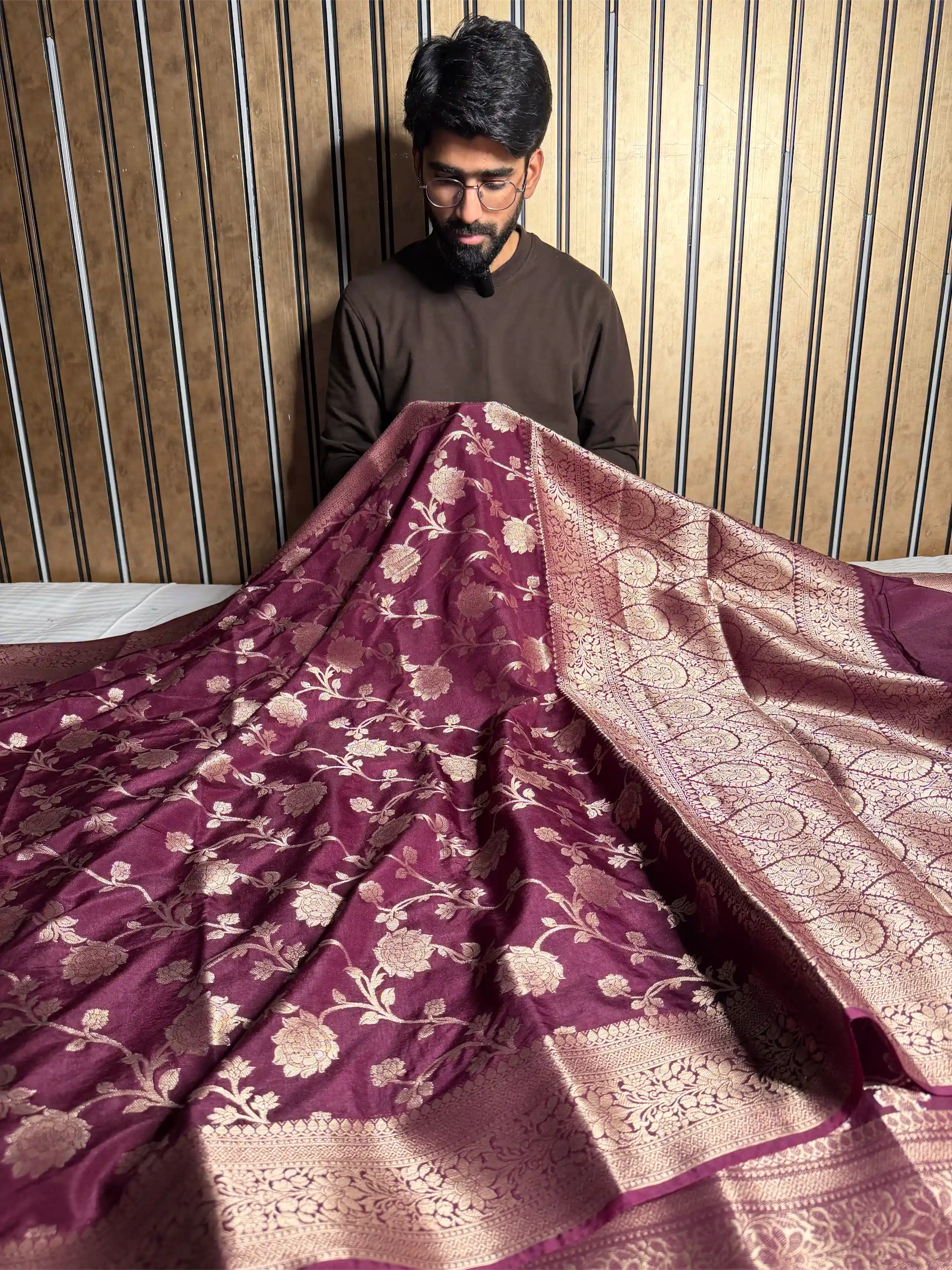 Wine Shade Chinia Silk Floral Weave Banarasi Saree