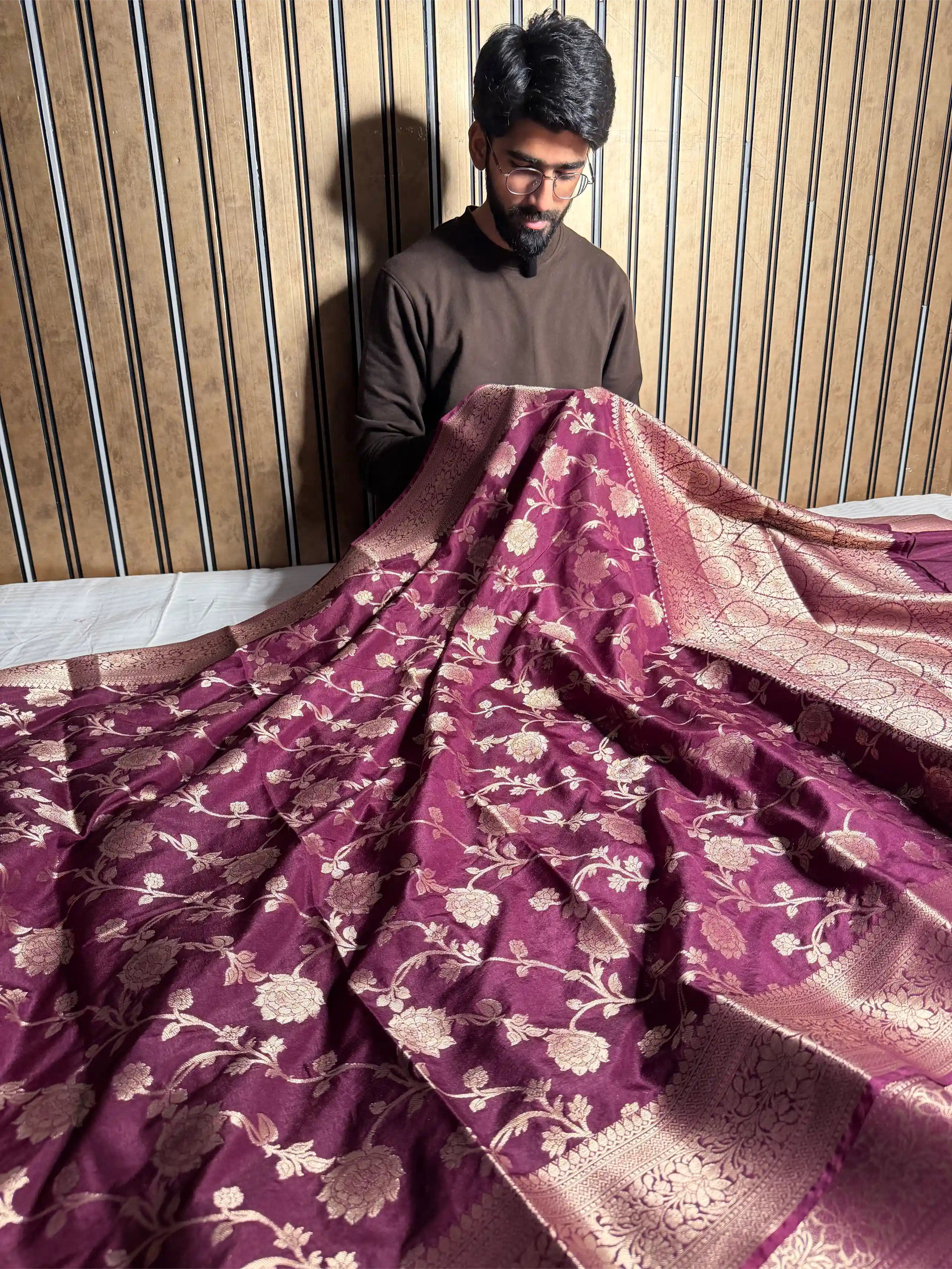 Wine Shade Chinia Silk Floral Weave Banarasi Saree