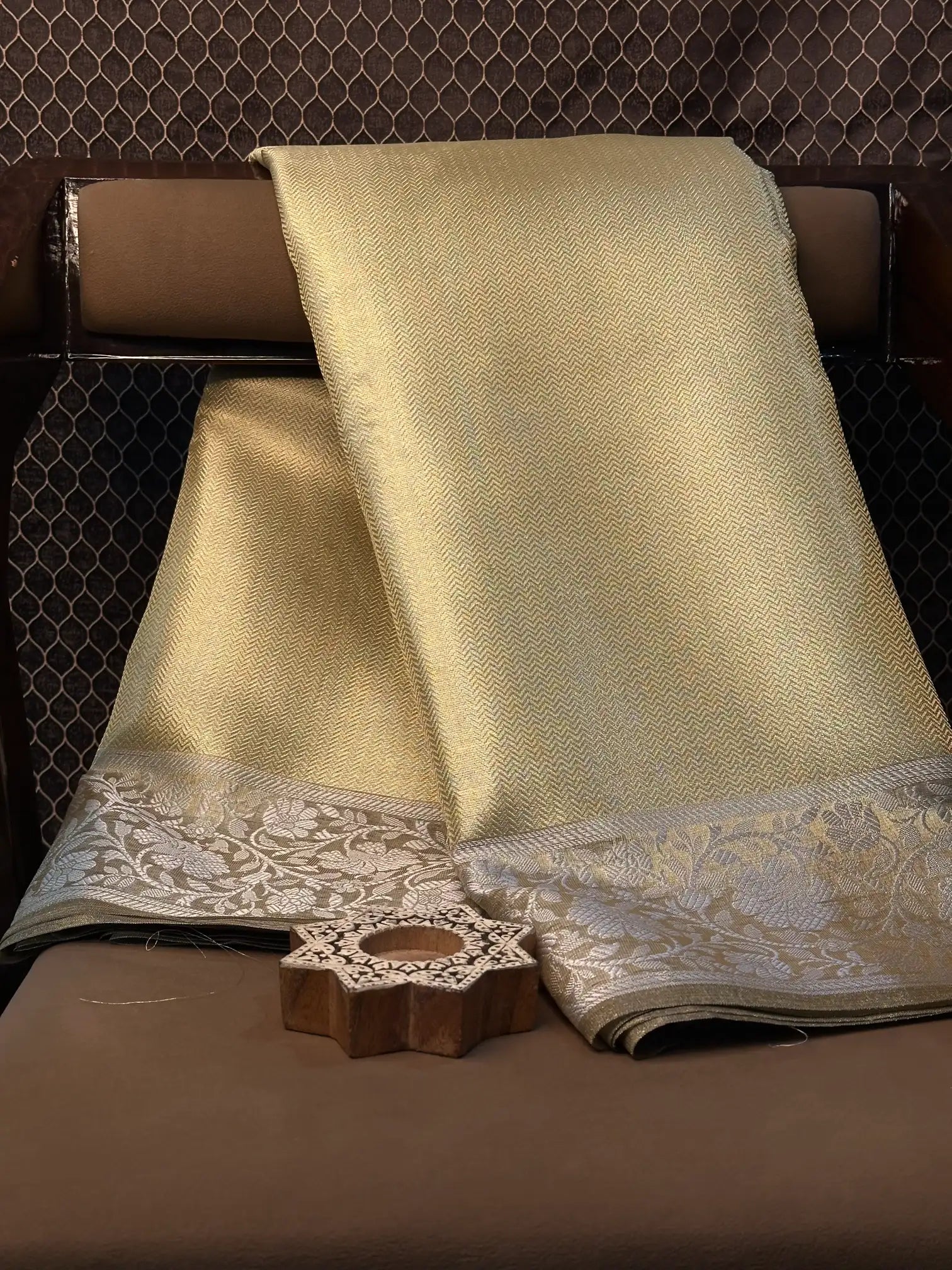 Premium contemperory weave softsilk Banarasi saree