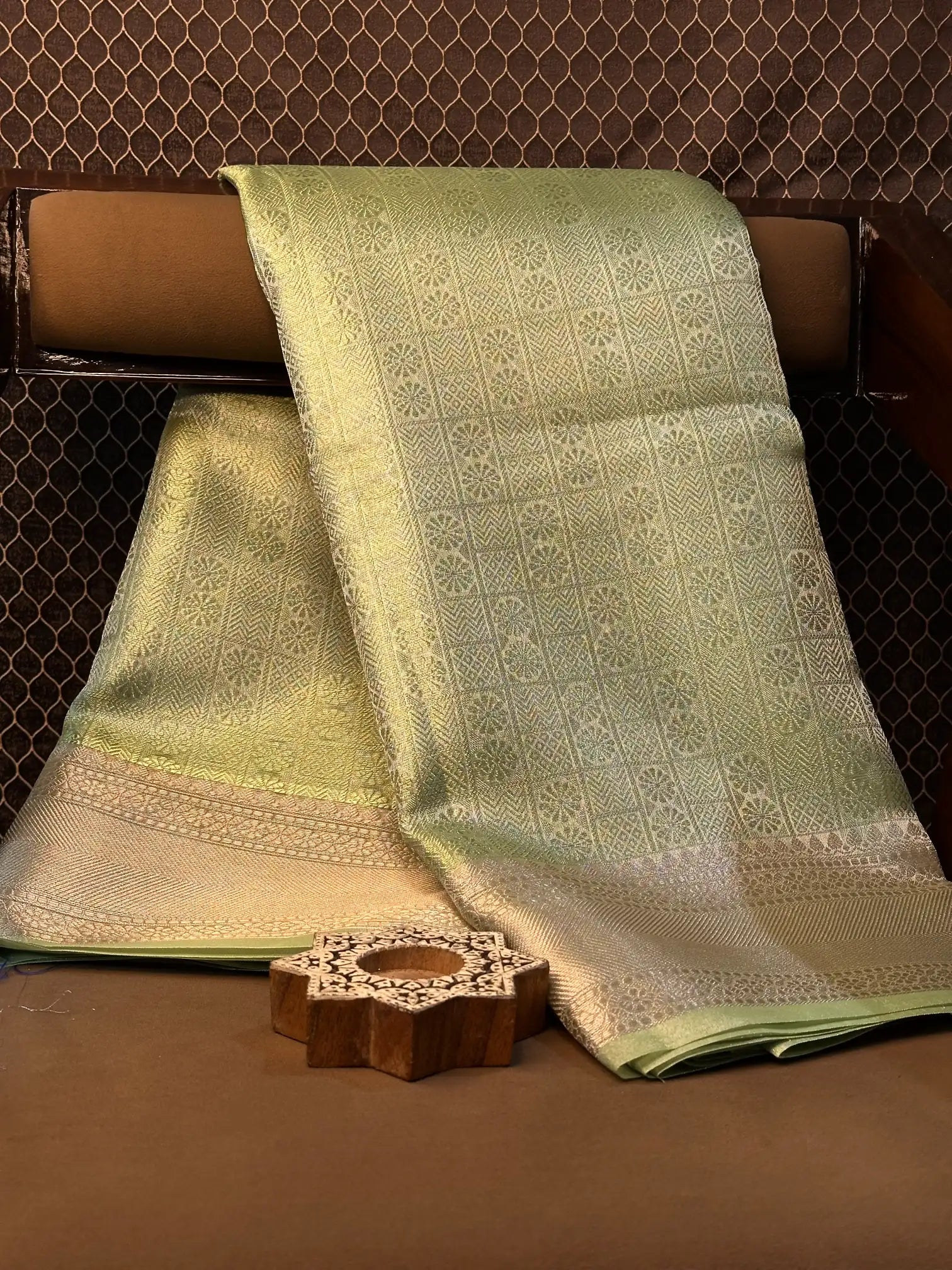 Premium contemperory weave softsilk Banarasi saree