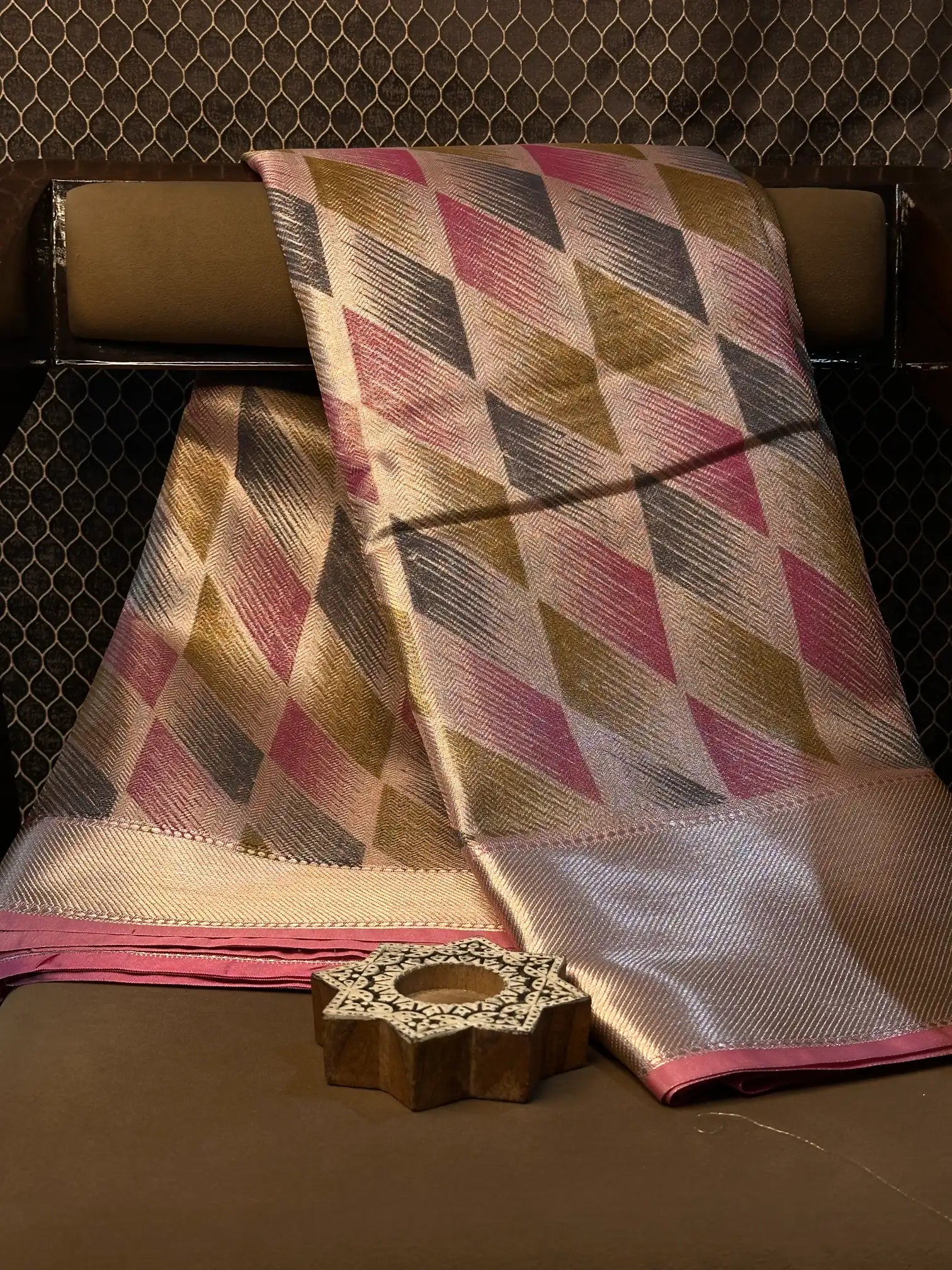 Premium contemperory weave softsilk Banarasi saree