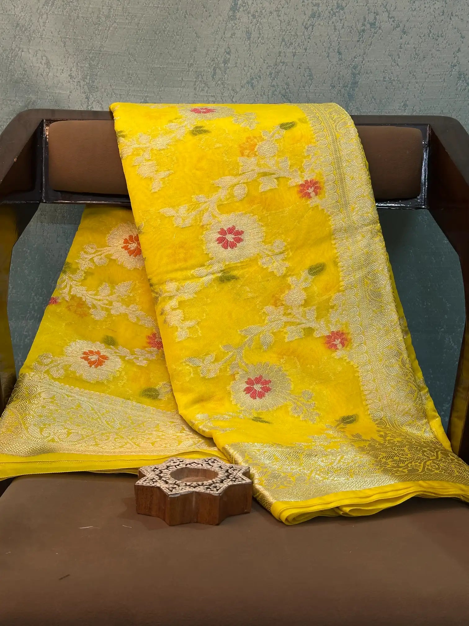 Eccentric Weave Softsilk Traditional Banarasi Saree